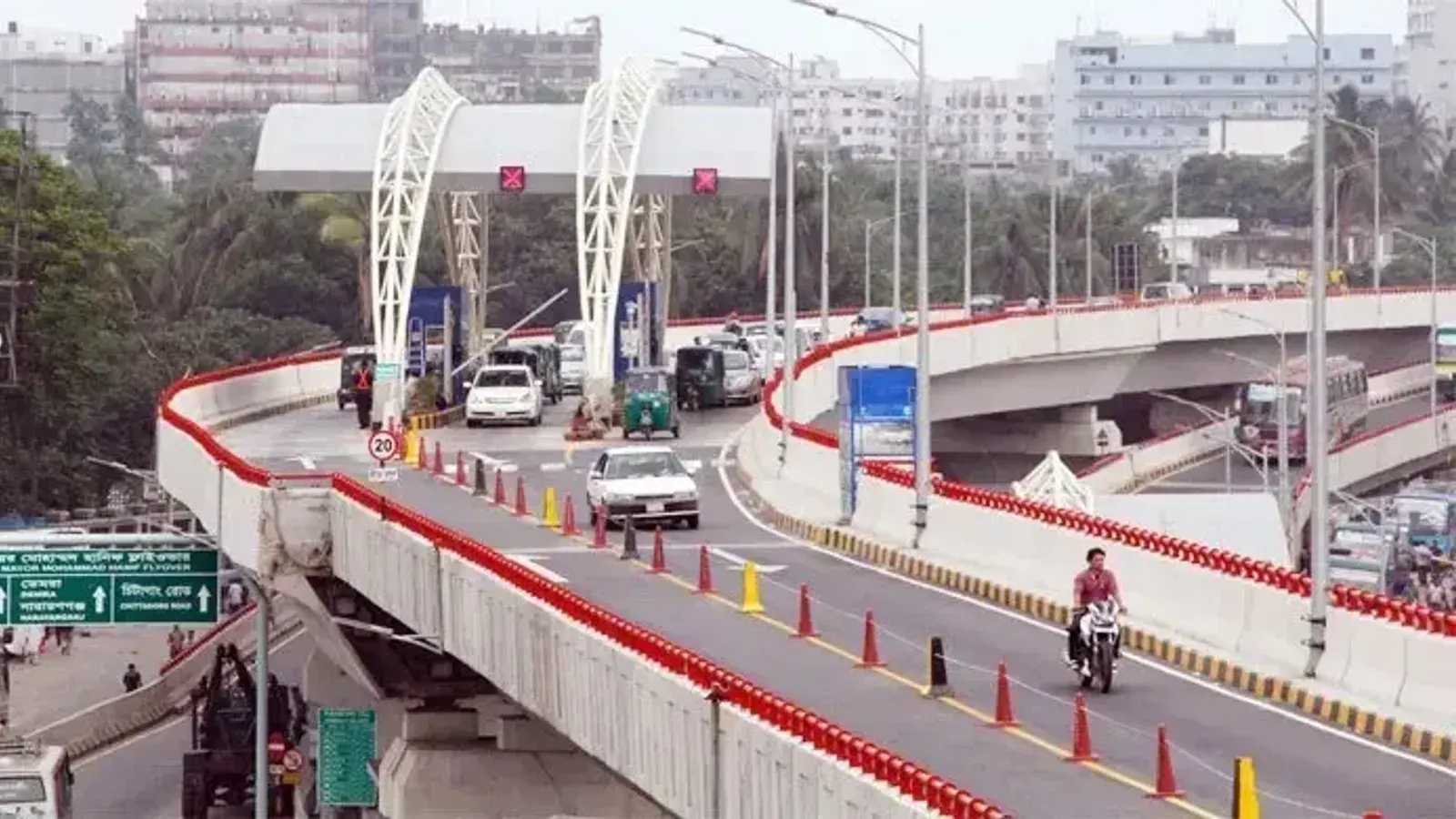 E-Toll Tags to Be Installed on All Mayor Hanif Flyover Buses Within 15 Days