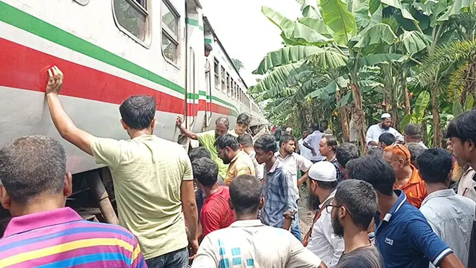 Train Services Resume in Northern Region After Jaipurhat Breakdown