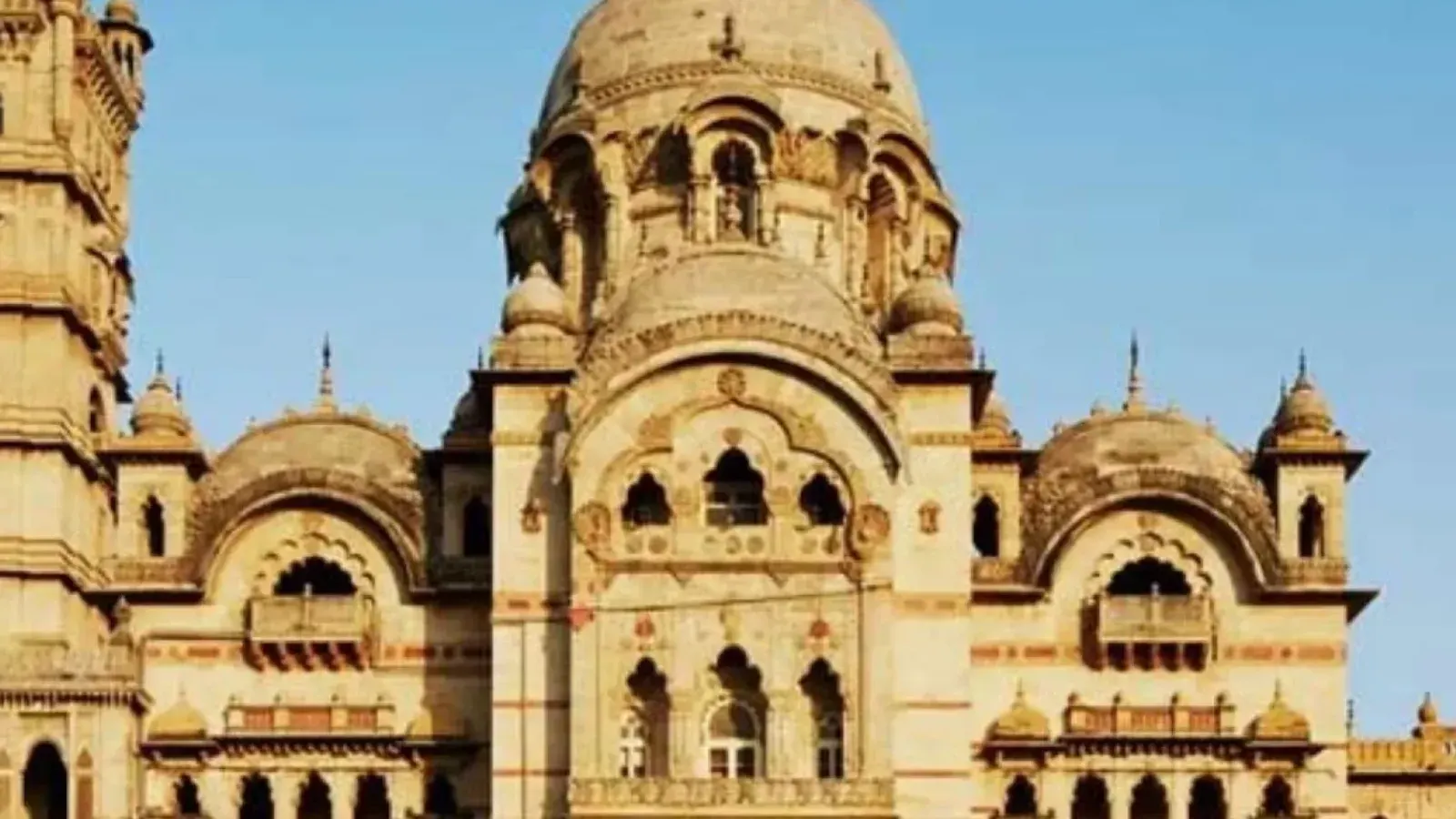 Exploring the Historic Lakshmi Vilas Palace in Vadodara, Gujarat