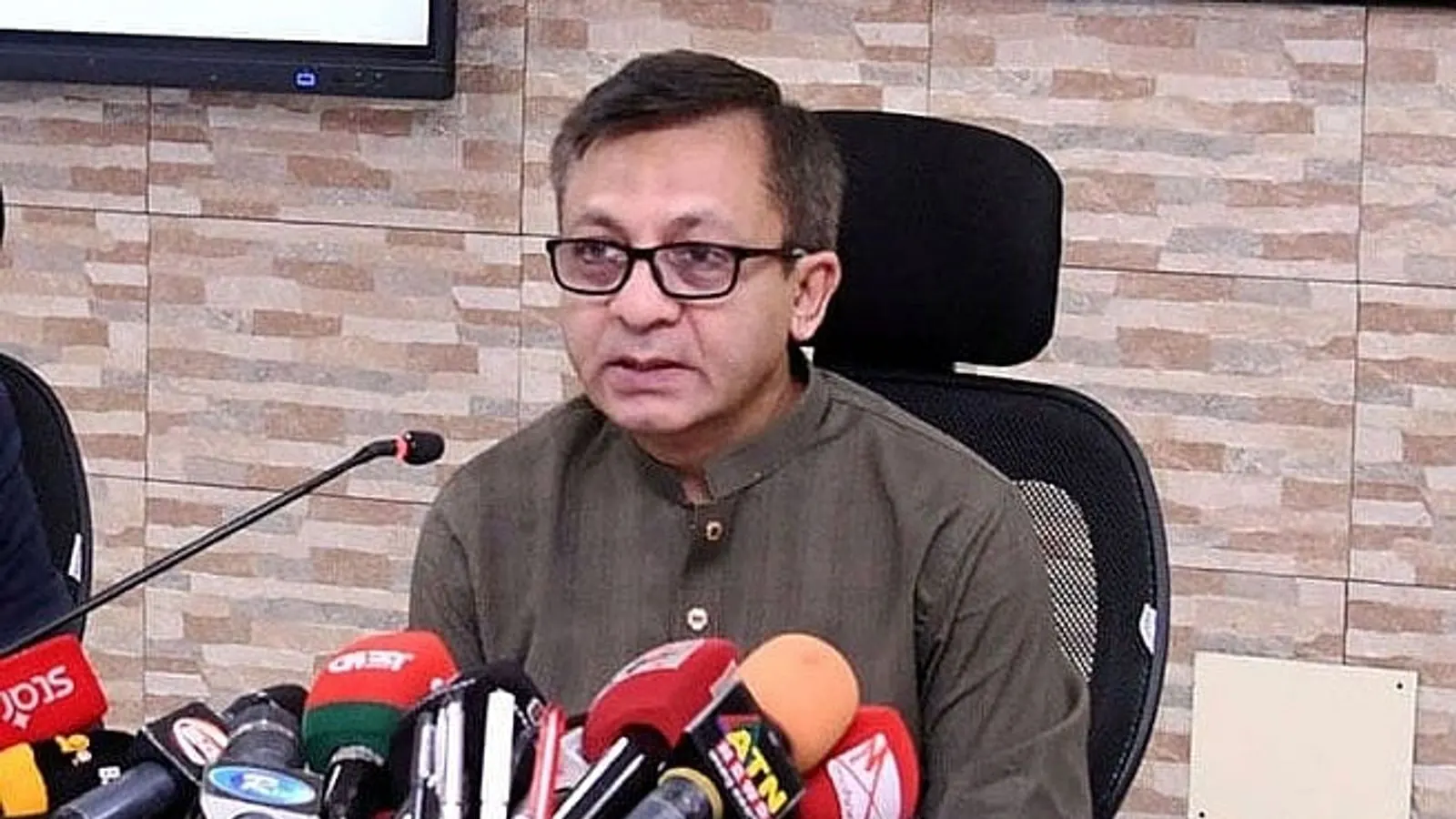 যুক্তরাষ্ট্রের শুল্ক আরোপ ও বাণিজ্য সংক্রান্ত নানা খবর