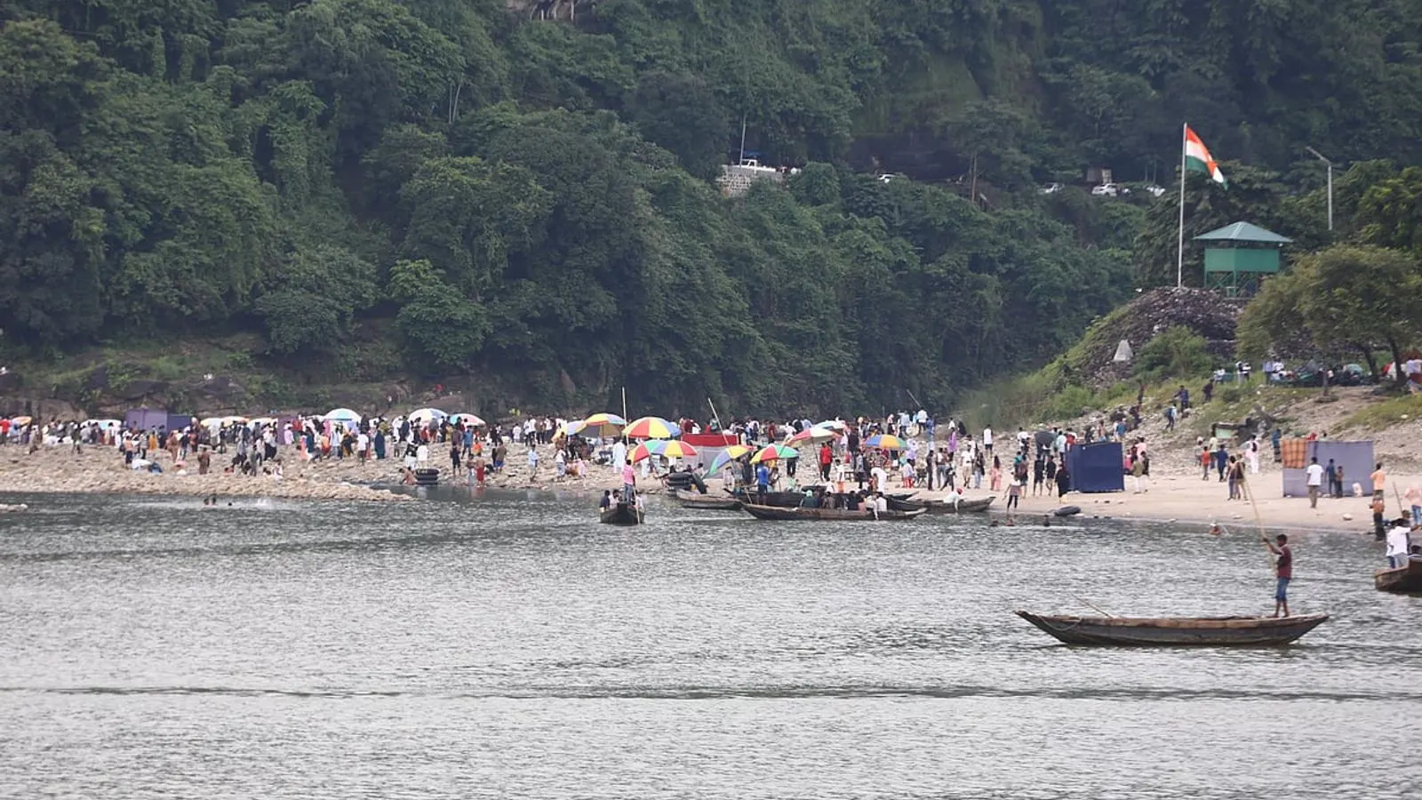 Jaflong Scenery Shifts as Water Recedes, Tourist Crowds Remain