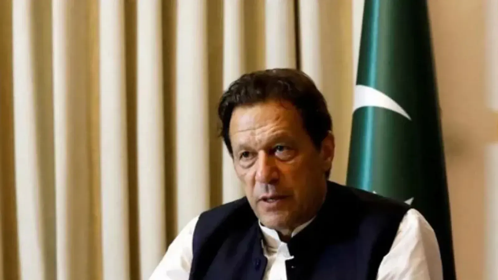 21 Former Cricket Captains Urge Pakistan PM to Treat Imprisoned Imran Khan