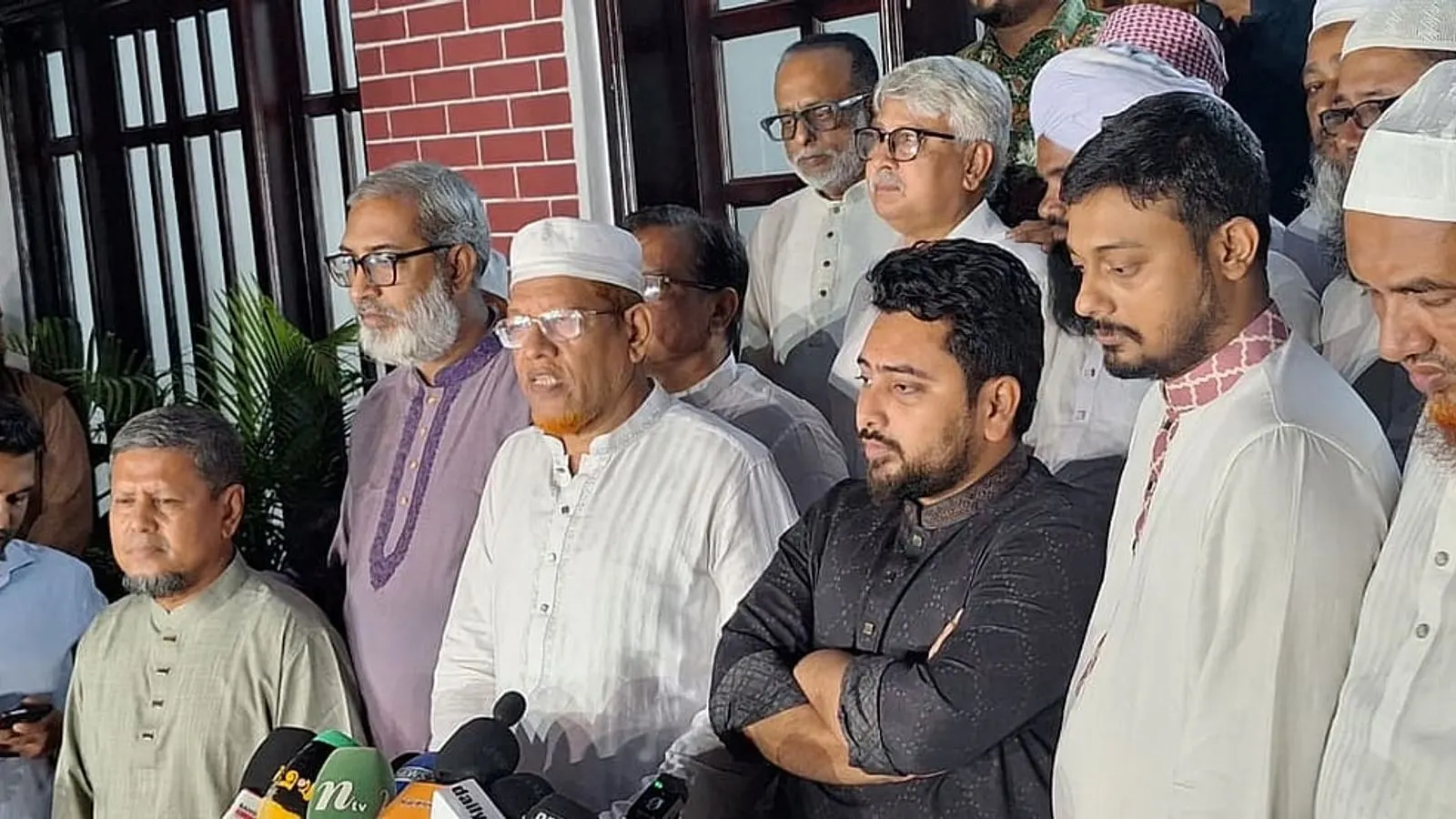 11-Party Alliance Criticizes Government Failures and Announces Long March