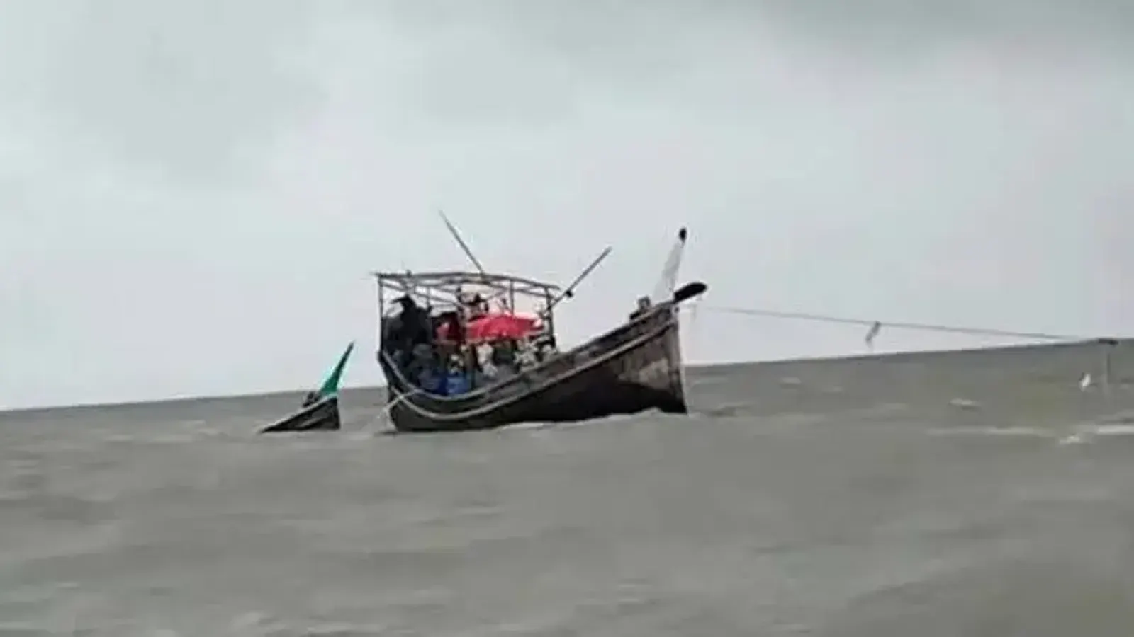 Tragedy Avoided in Bay of Bengal as 16 Fishermen Rescued After Trawler Sinks