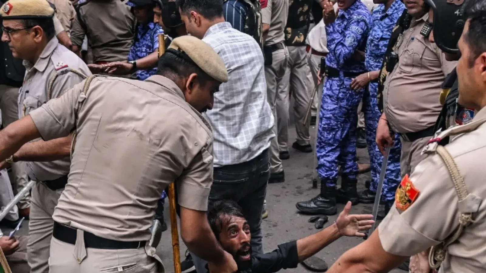 Amnesty Details Police Crackdown on Medical Exam Protests in India
