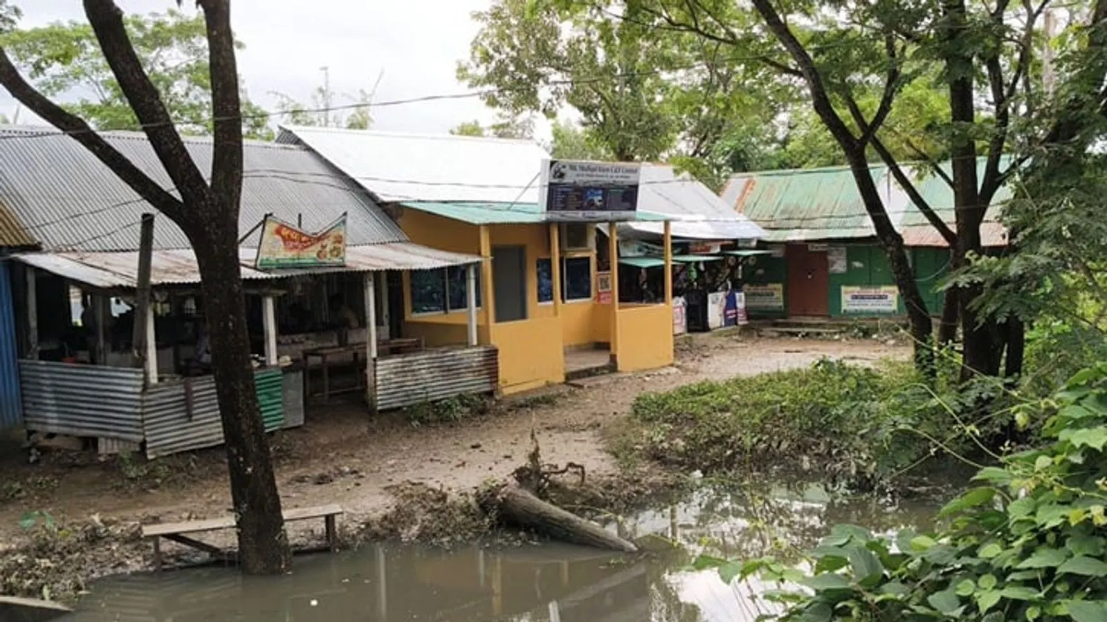 আখাউড়ায় কমছে ঢলের পানি, রক্ষা পাচ্ছে ফসলি জমি