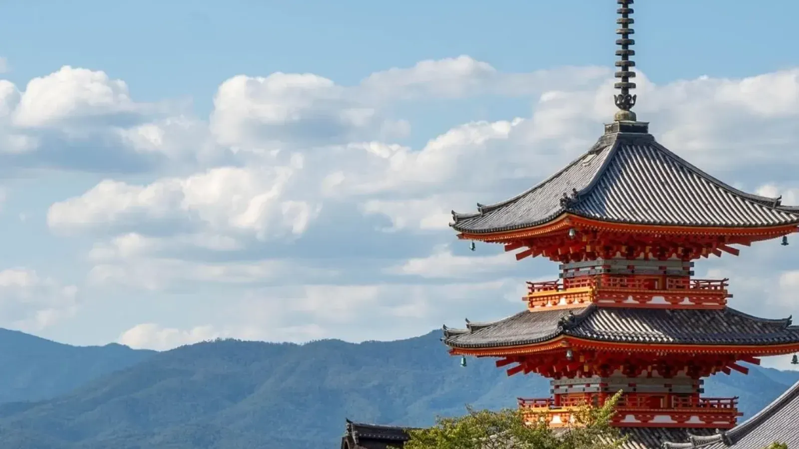 Exploring Japan: Iconic Landmarks, Nature and Cultural Heritage