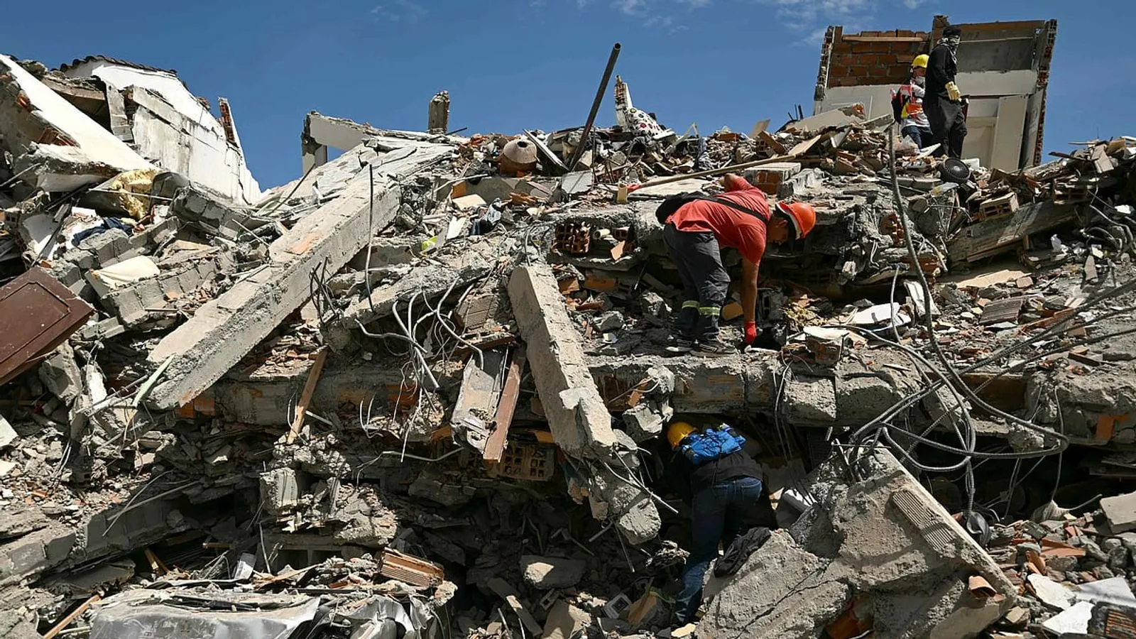 Colombia Quake Rescue Operations Continue Three Days Later