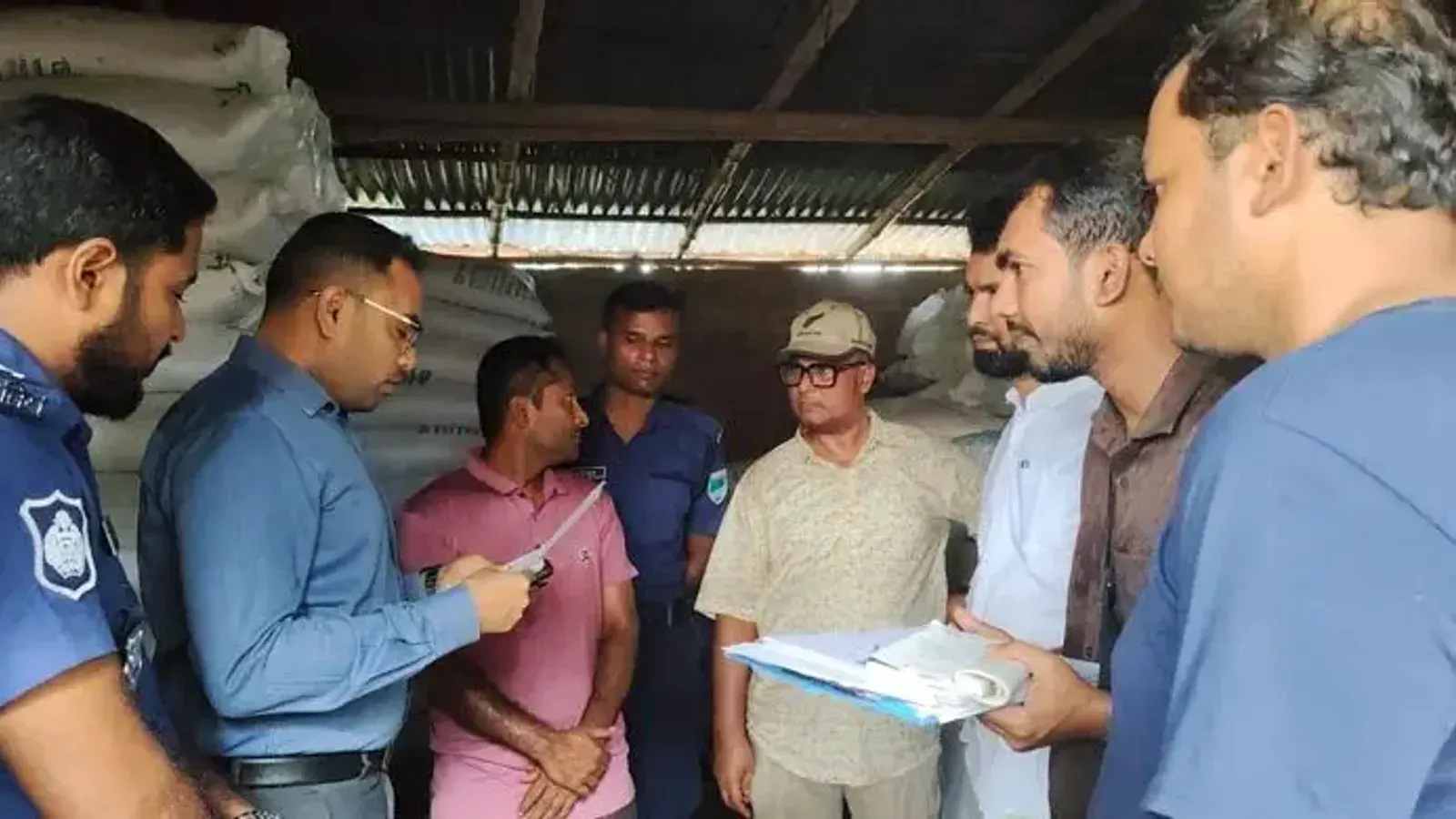যশোরে অবৈধ সার মজুত ও বিক্রির দায়ে ২০ হাজার টাকা জরিমানা