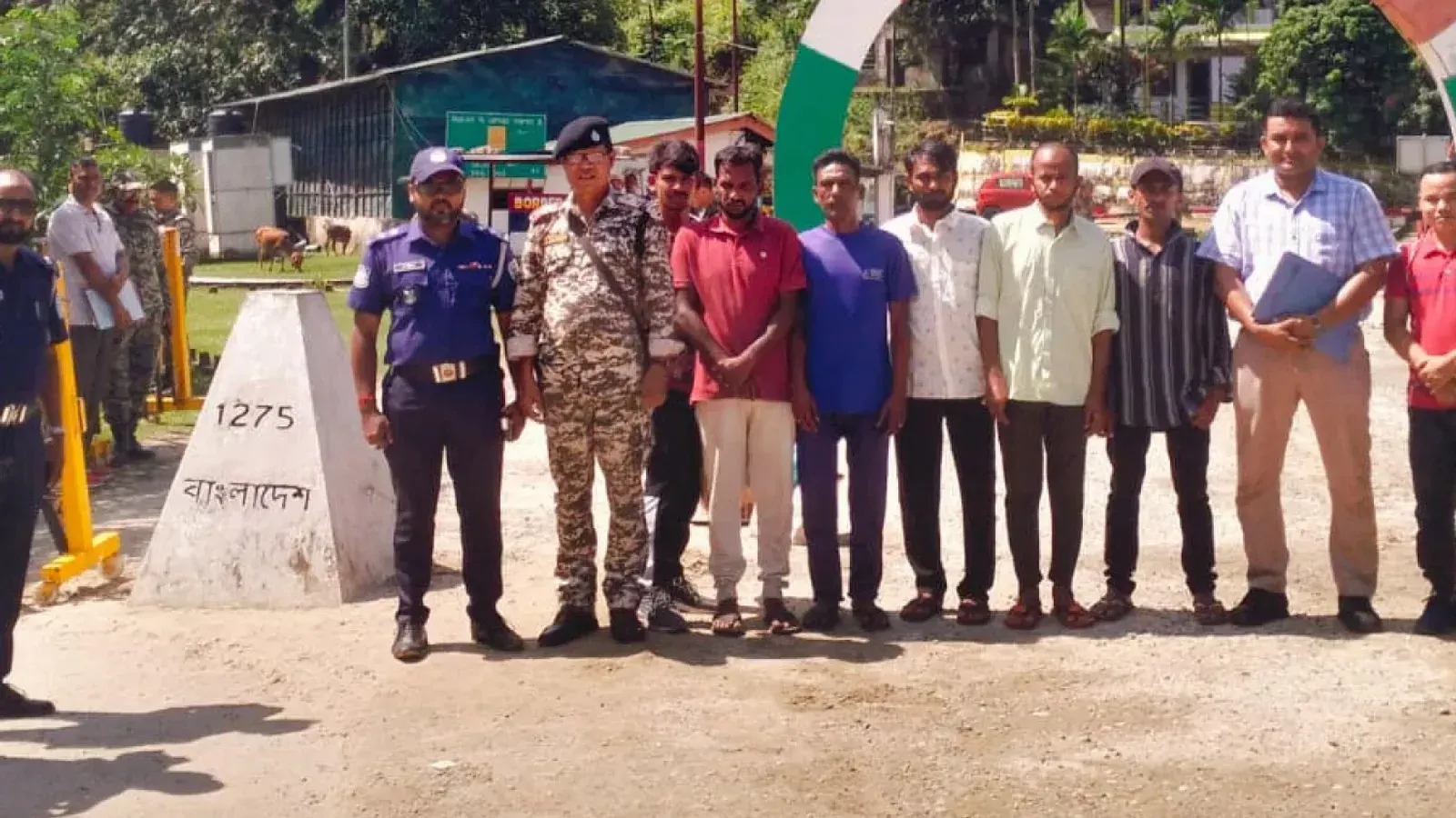 Six Bangladeshi Nationals Return Home via Tamabil After Jail in India