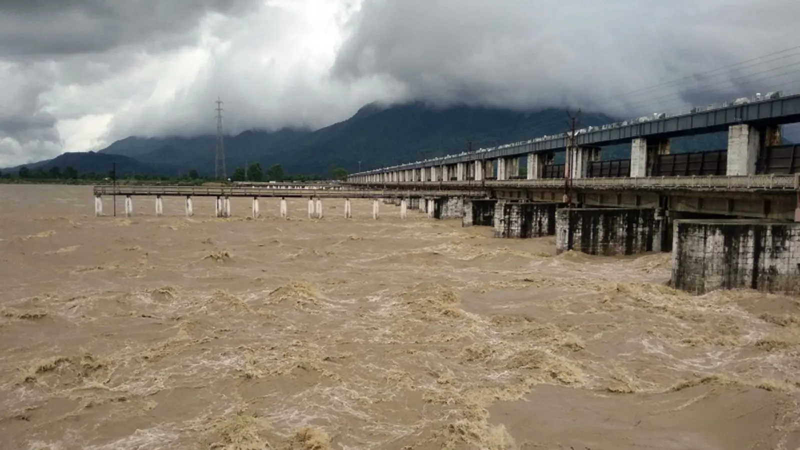 Flash floods in Nepal spark high alert across Bihar in India