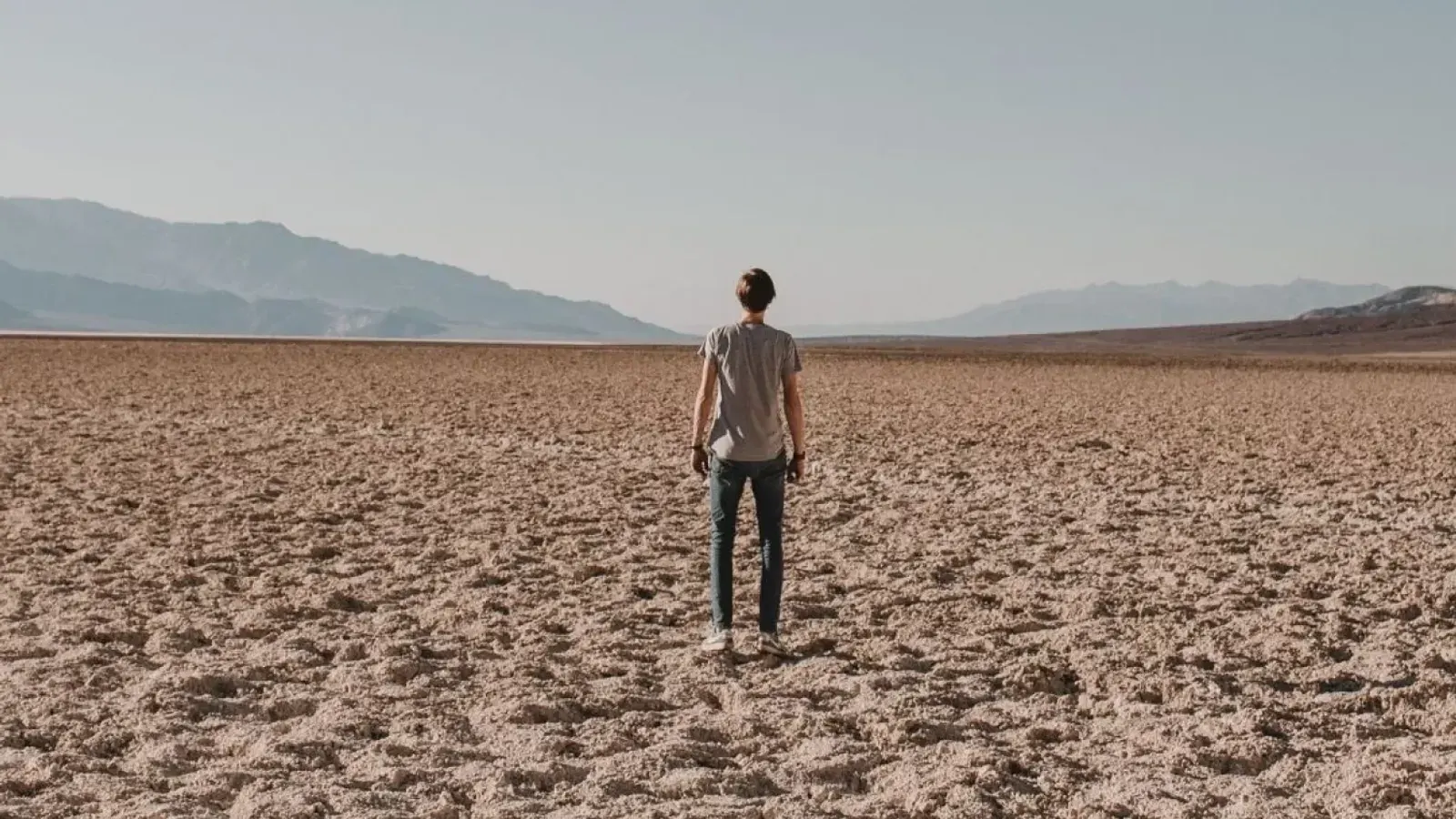 French Tourist Dies From Extreme Heat After Car Gets Stuck in Death Valley