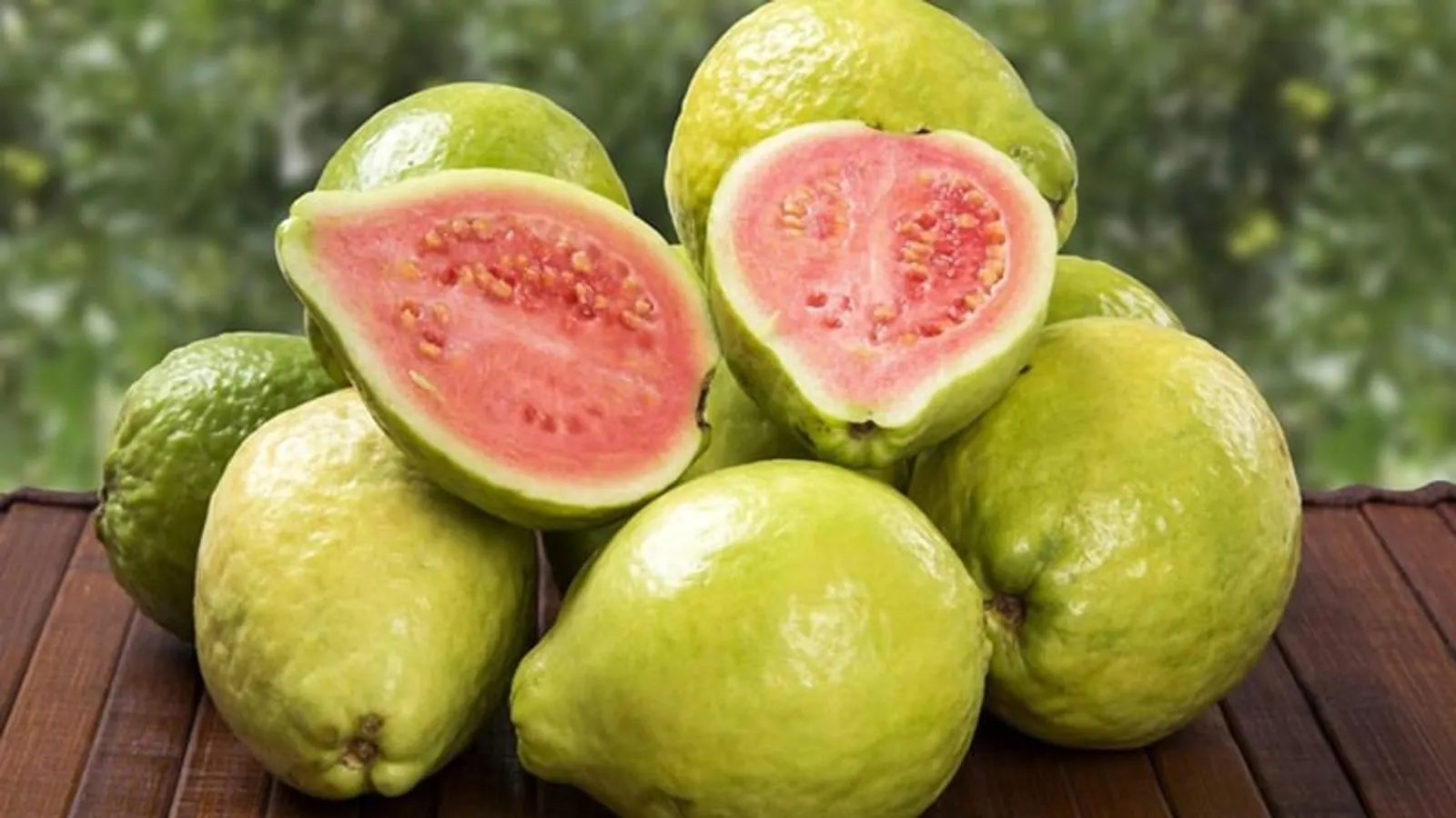 Health Benefits and Risks of Eating Guavas Explained
