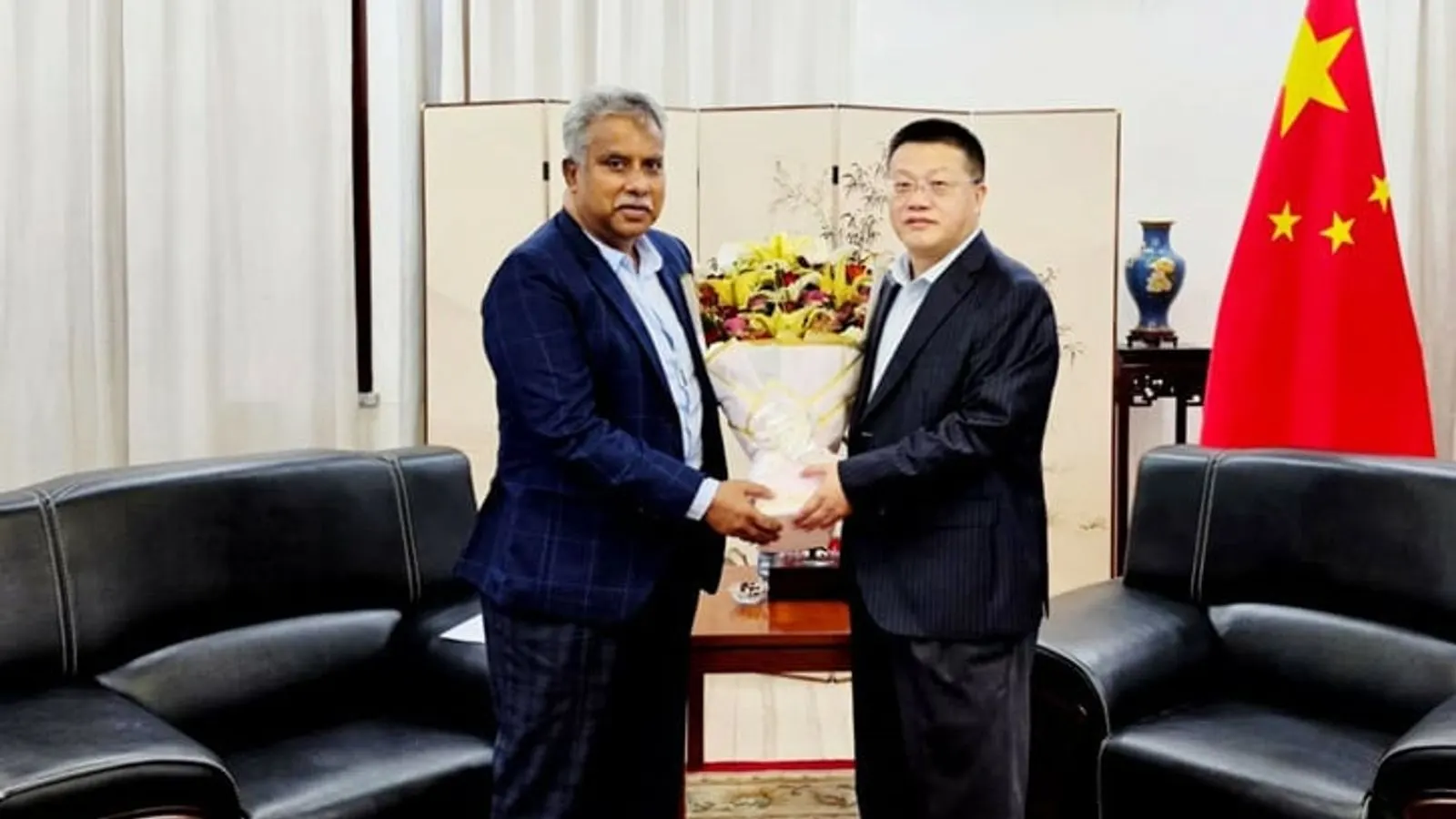 এফবিসিসিআই প্রশাসকের সঙ্গে চীনা রাষ্ট্রদূতের সৌজন্য সাক্ষাৎ