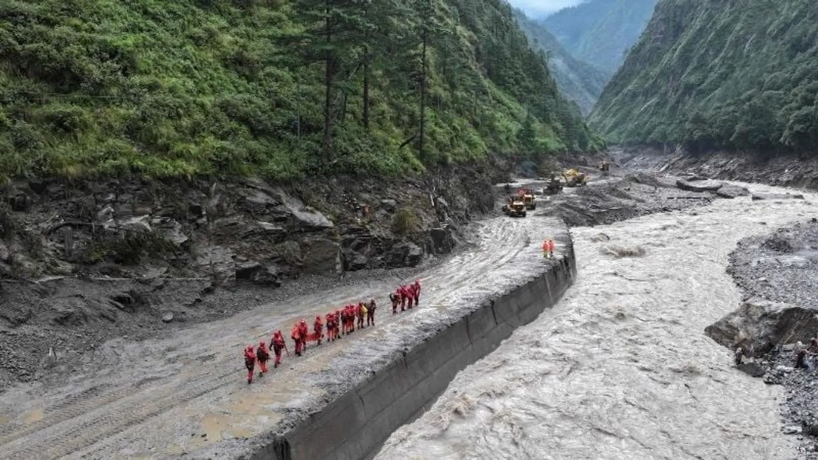 Tibet-Nepal border rescue halted over glacial lake outburst fears