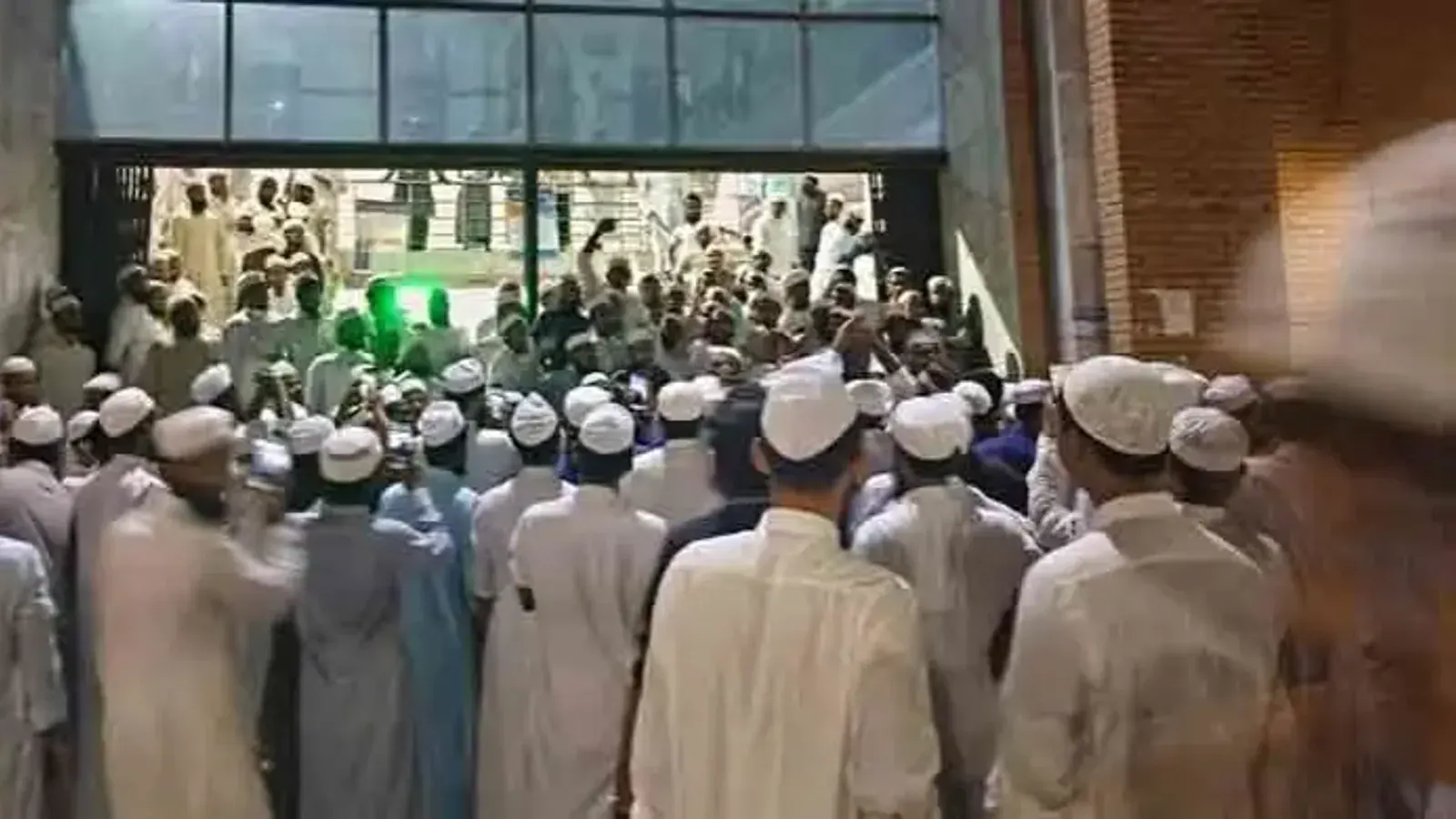 Midnight Protest Held in Brahmanbaria Over Hasnat Abdullah's Speech
