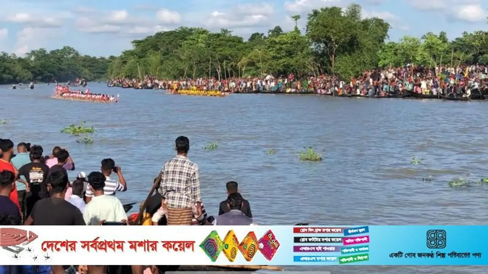সিলেটের সুনাই নদীতে ঐতিহ্যবাহী নৌকাবাইচ অনুষ্ঠিত