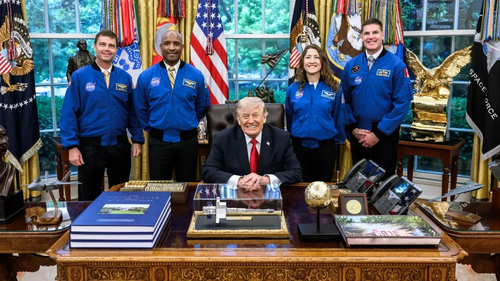 Trump to Award Congressional Space Medal of Honor to Artemis II Crew