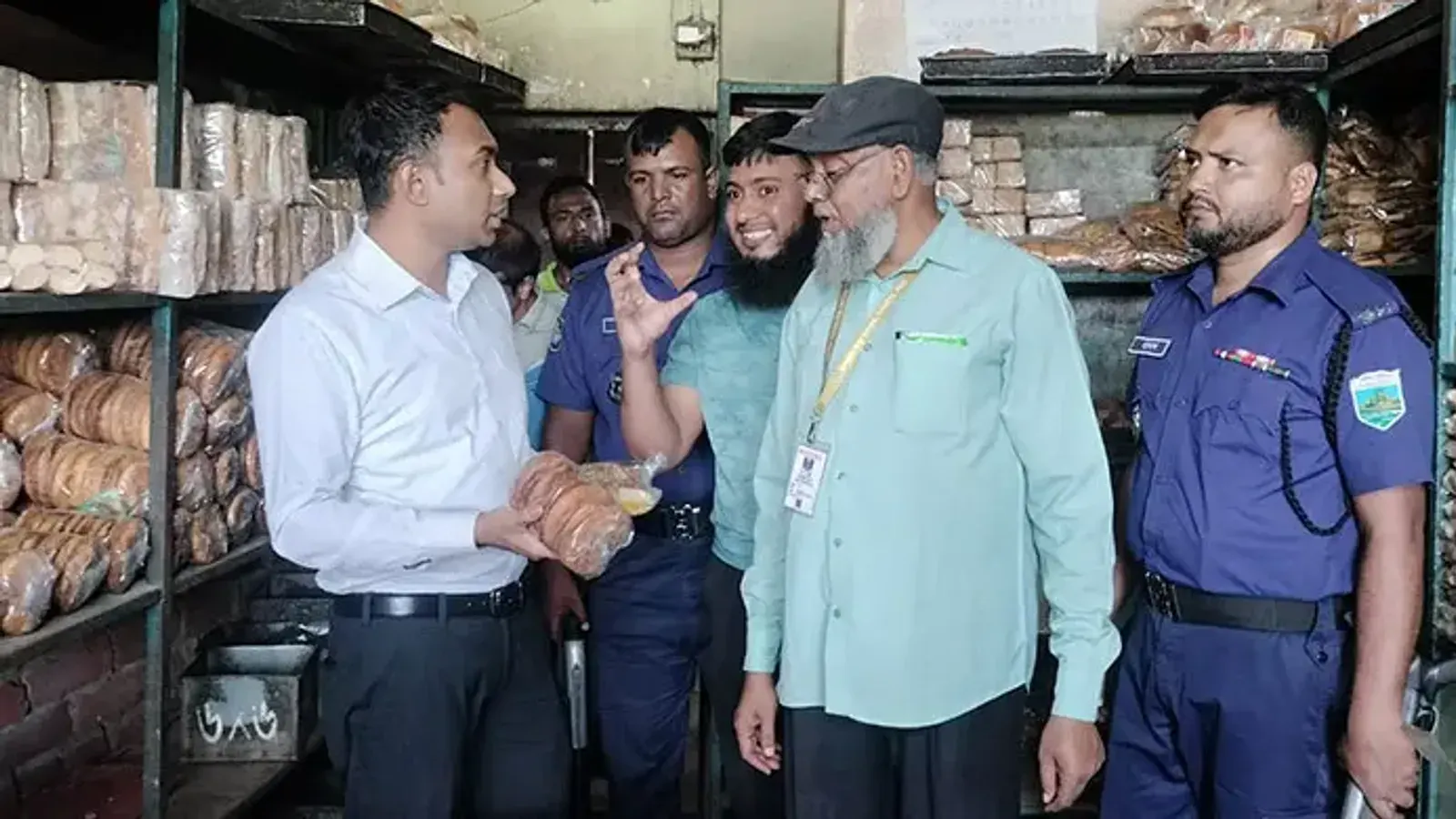 Two Bogura Bakeries Fined Total Tk 18,000 for Unsanitary Cake Production