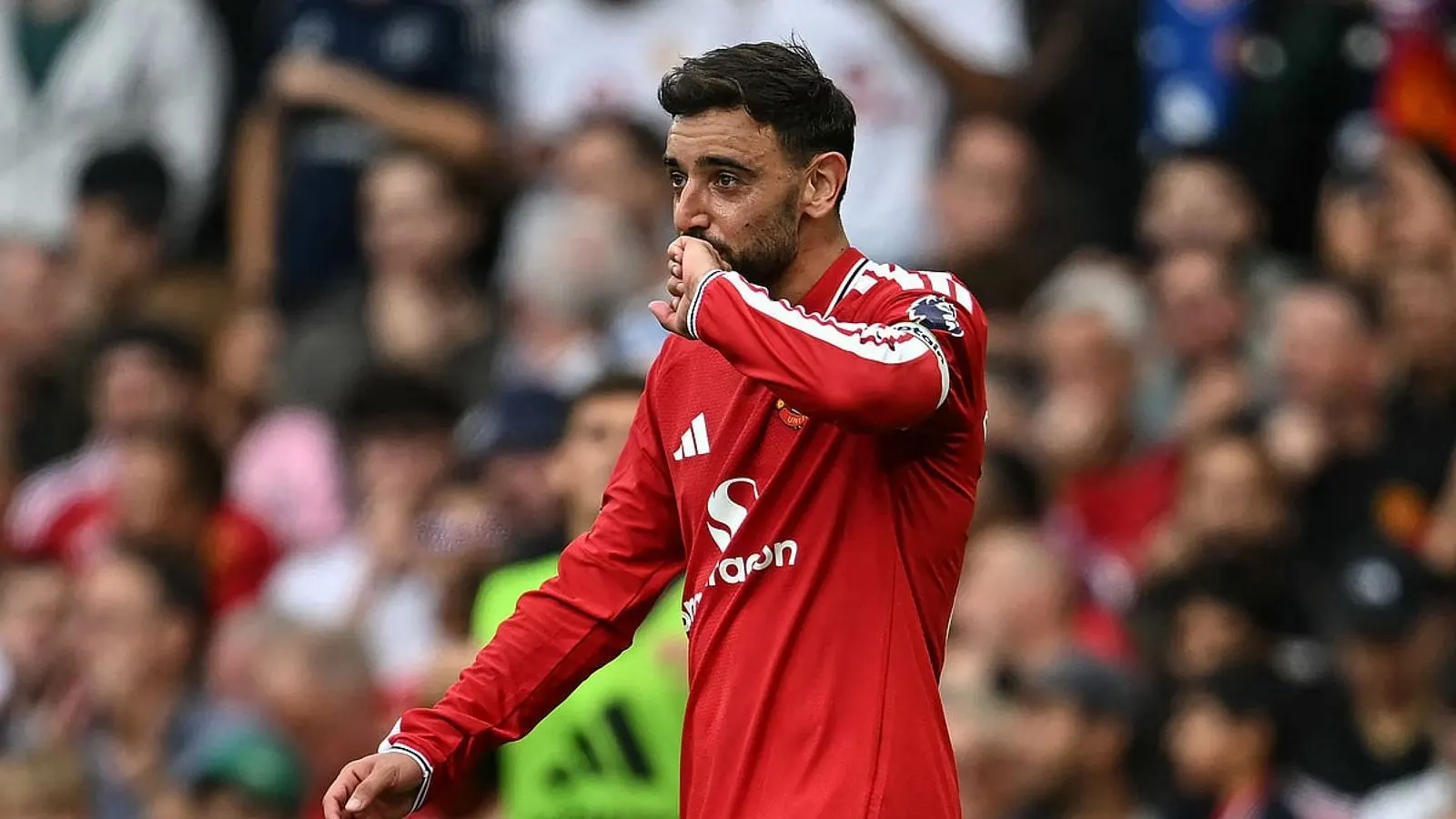 Manchester United Defeats Ipswich Town 5-2 in Premier League Clash