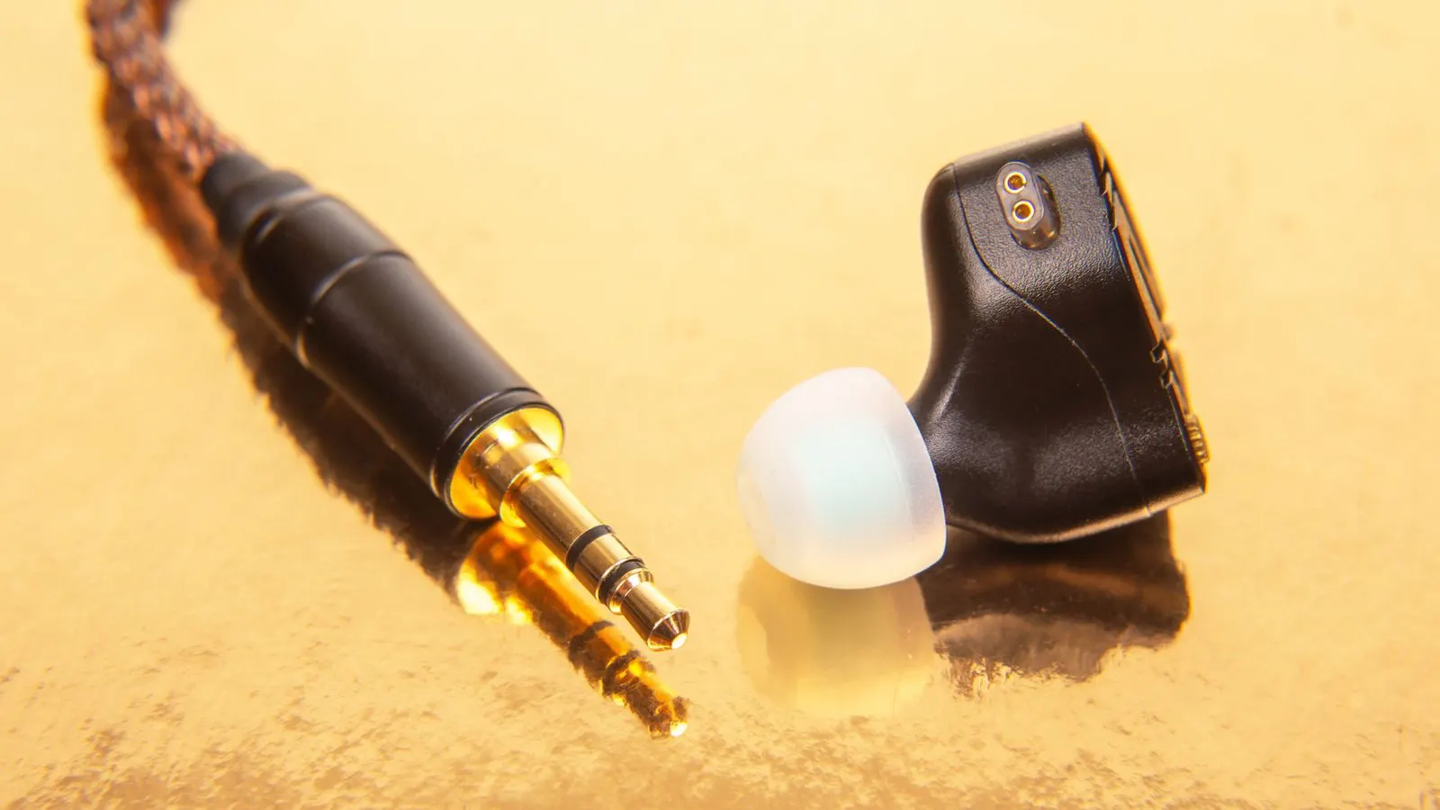 Evolution of Earbuds and IEMs: From iPods to Modern Sound