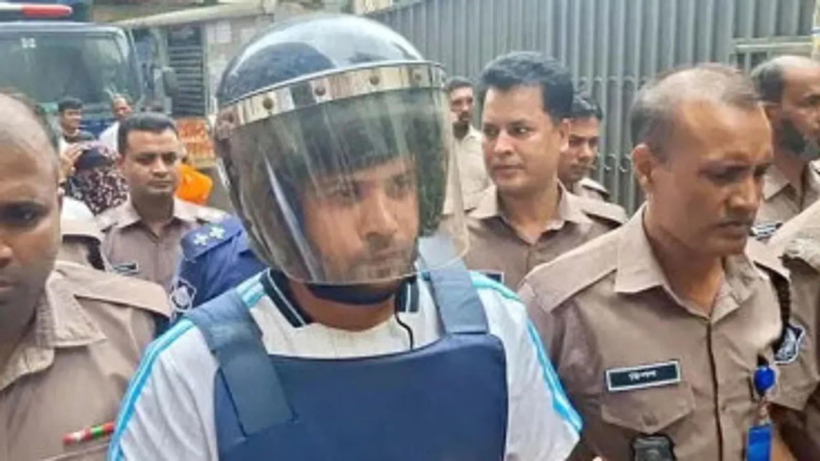 ভাটারা থানার গাড়ি পোড়ানো মামলা: পুলিশের লিখিত ব্যাখ্যা জমা
