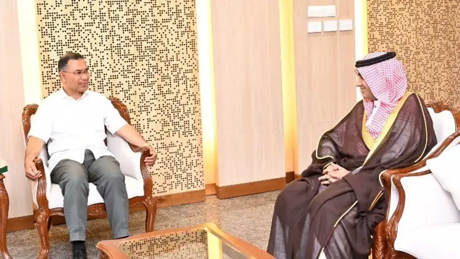 Saudi Crown Prince Invites Bangladesh PM Tarique Rahman