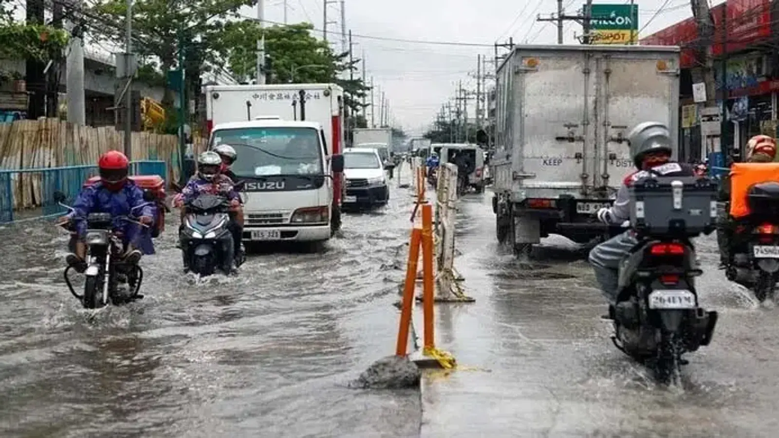 ফিলিপাইনে ঘূর্ণিঝড় ও বন্যায় ২৩ জনের মৃত্যু