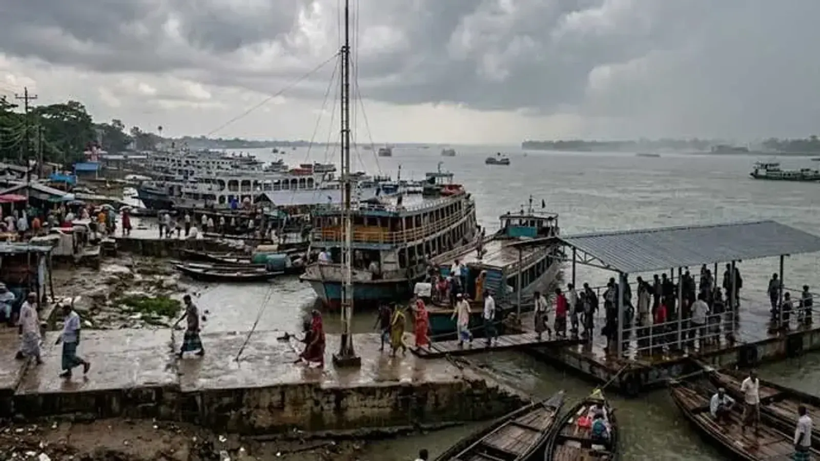 Bangladesh issues storm warnings and rain forecasts for coastal regions