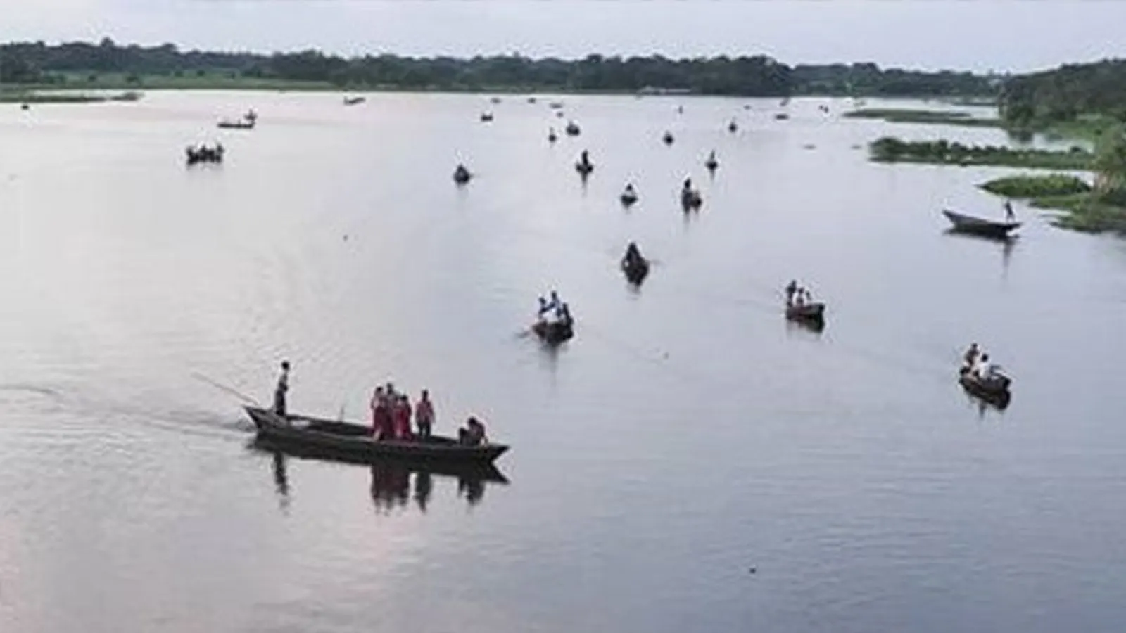 Visitors Flock to Titas River Near Muradnagar-Homna Bridge