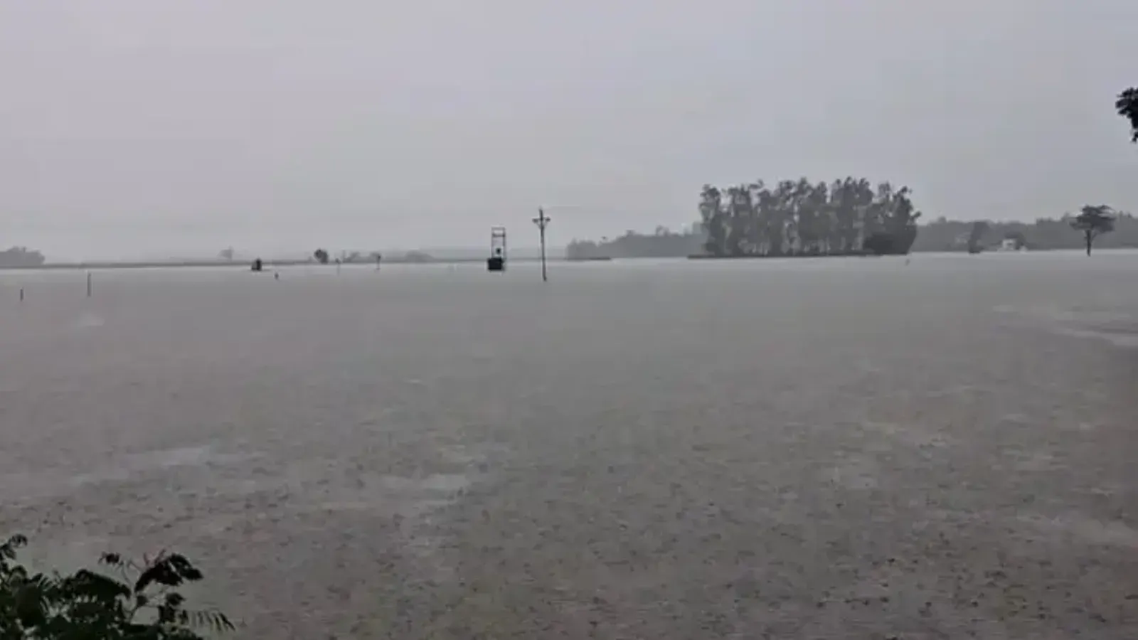 West Bengal Releases Water from Durgapur Barrage Amid Heavy Rains