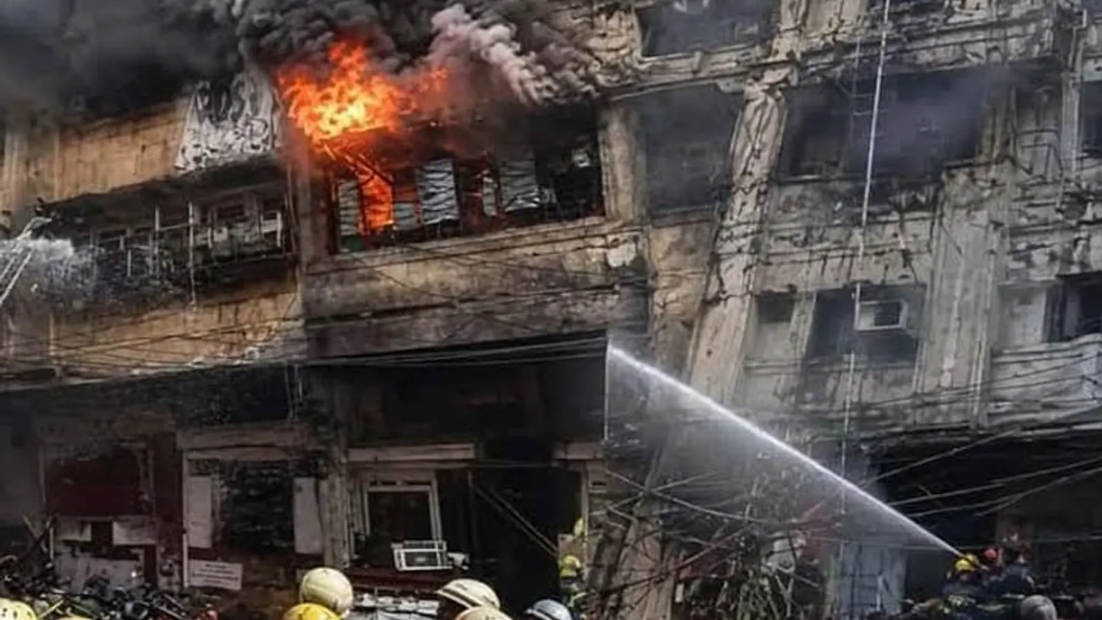কলকাতার 'শিখা ইন' হোটেলে আগুন: ৭ বাংলাদেশি সহ নিহত ৯