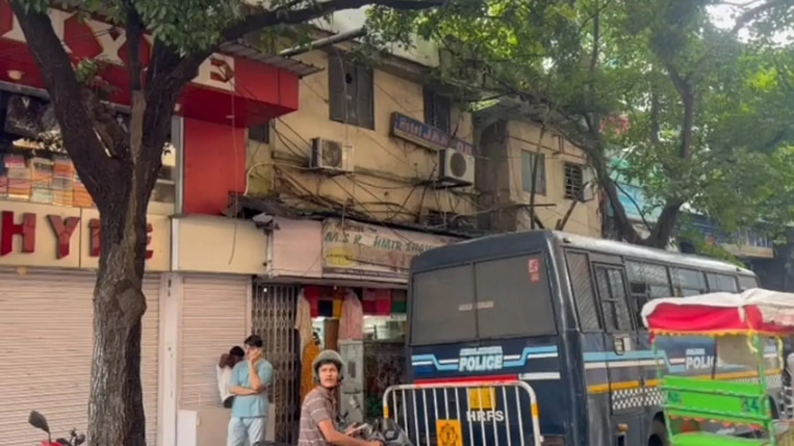 কলকাতায় হোটেলে আগুন: ৭ বাংলাদেশি সহ নিহত ৯