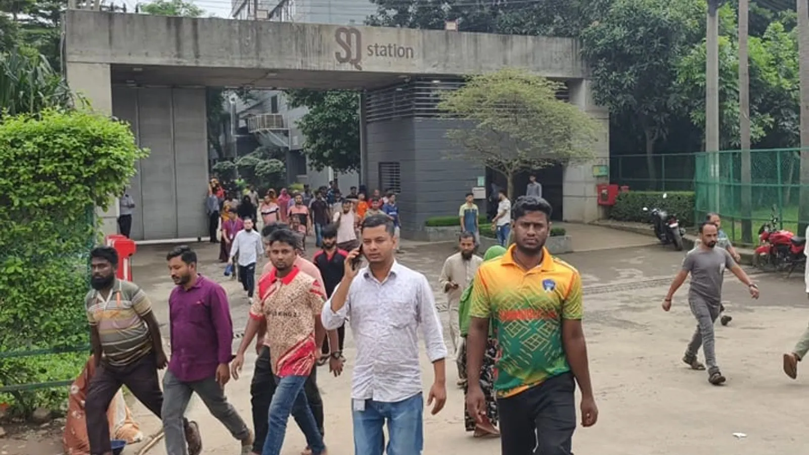 ময়মনসিংহে গ্যাস-সংকটে ২০ কারখানার শ্রমিকদের ছুটি ও উৎপাদন ব্যাহত