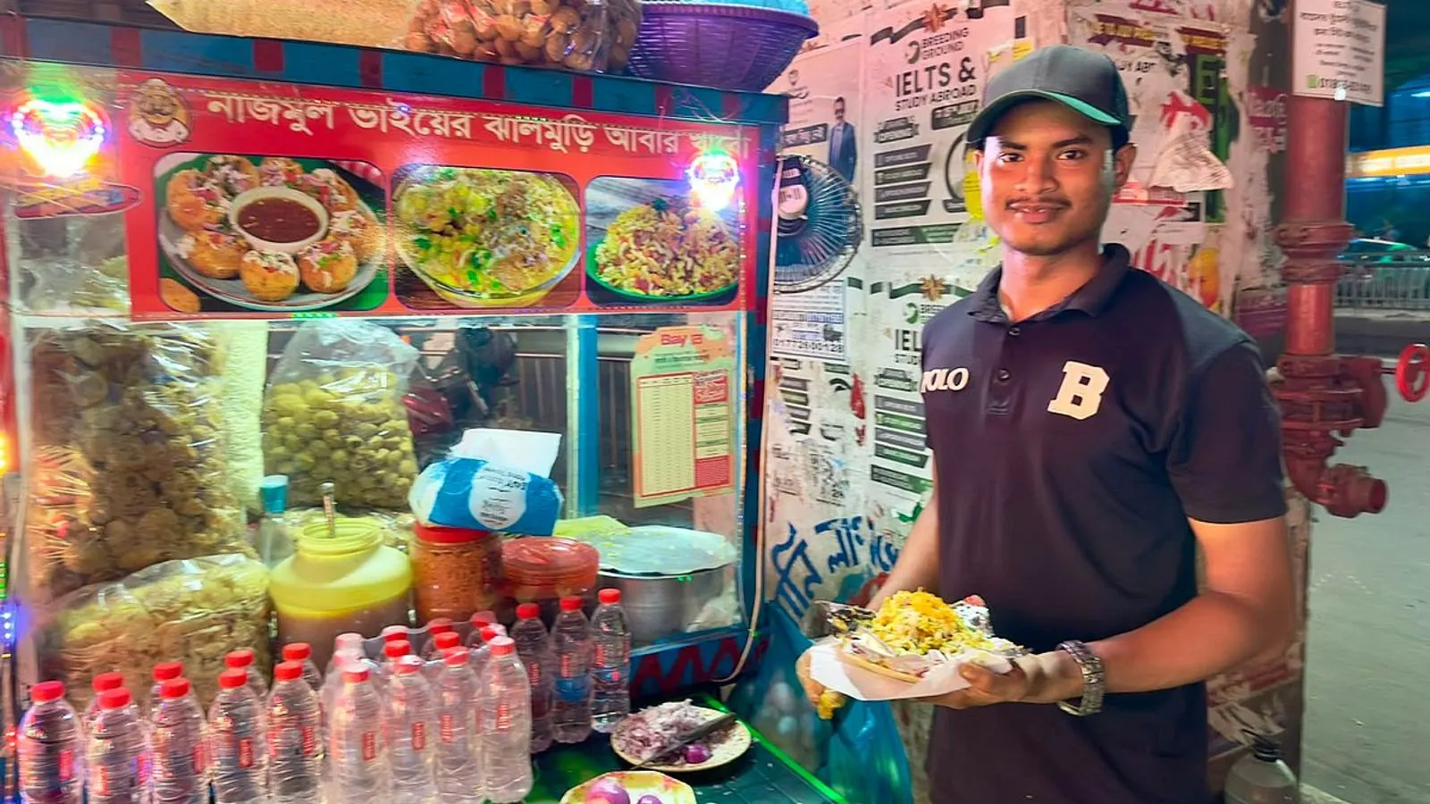 Nazmul finds self-reliance selling muri makha in Dhaka's Mirpur