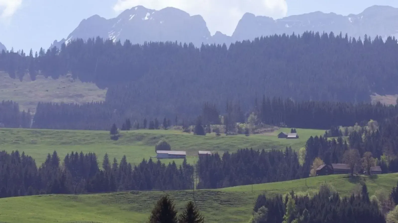 Discover Switzerland: Alps, Lakes, and Scenic Railways