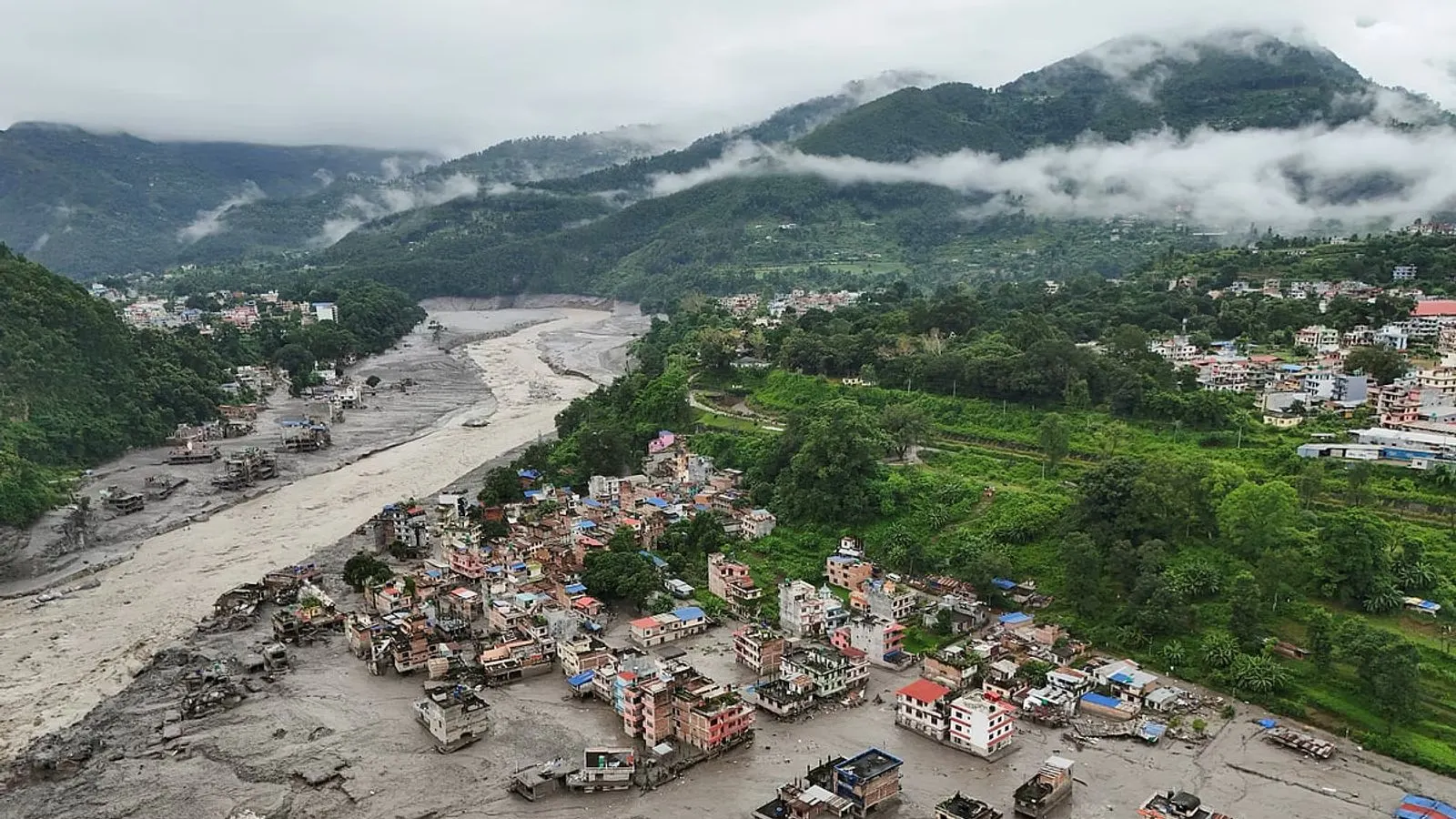 Nepali Headmaster Saves 900 Students From Flash Flood