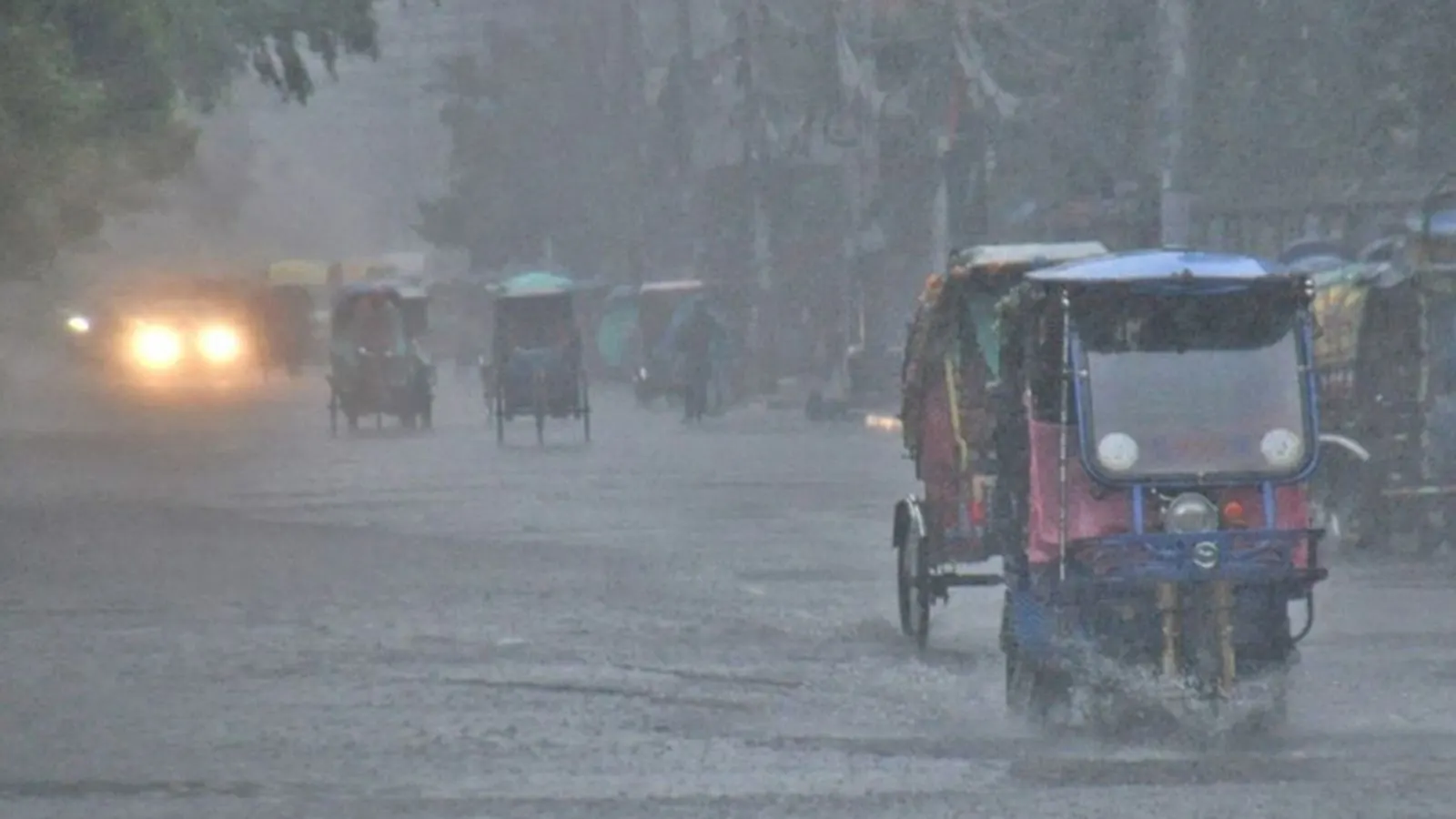 Bangladesh Issues Storm and Rain Warning for Six Regions