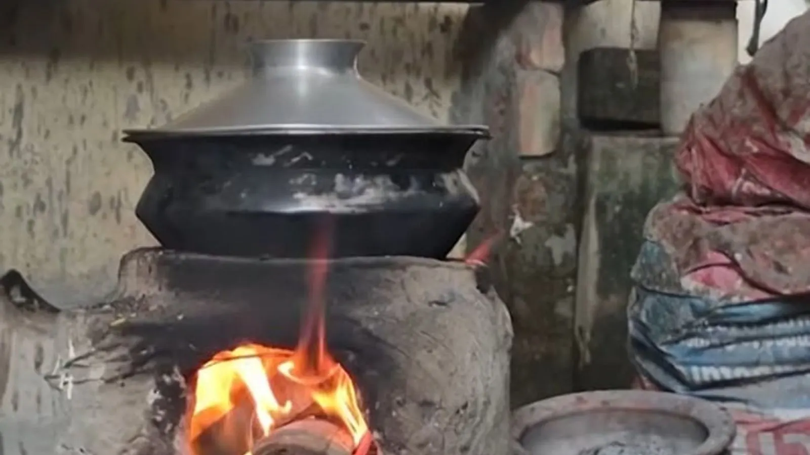 Severe Gas Crisis Grips Savar, Impacting Homes and Industry