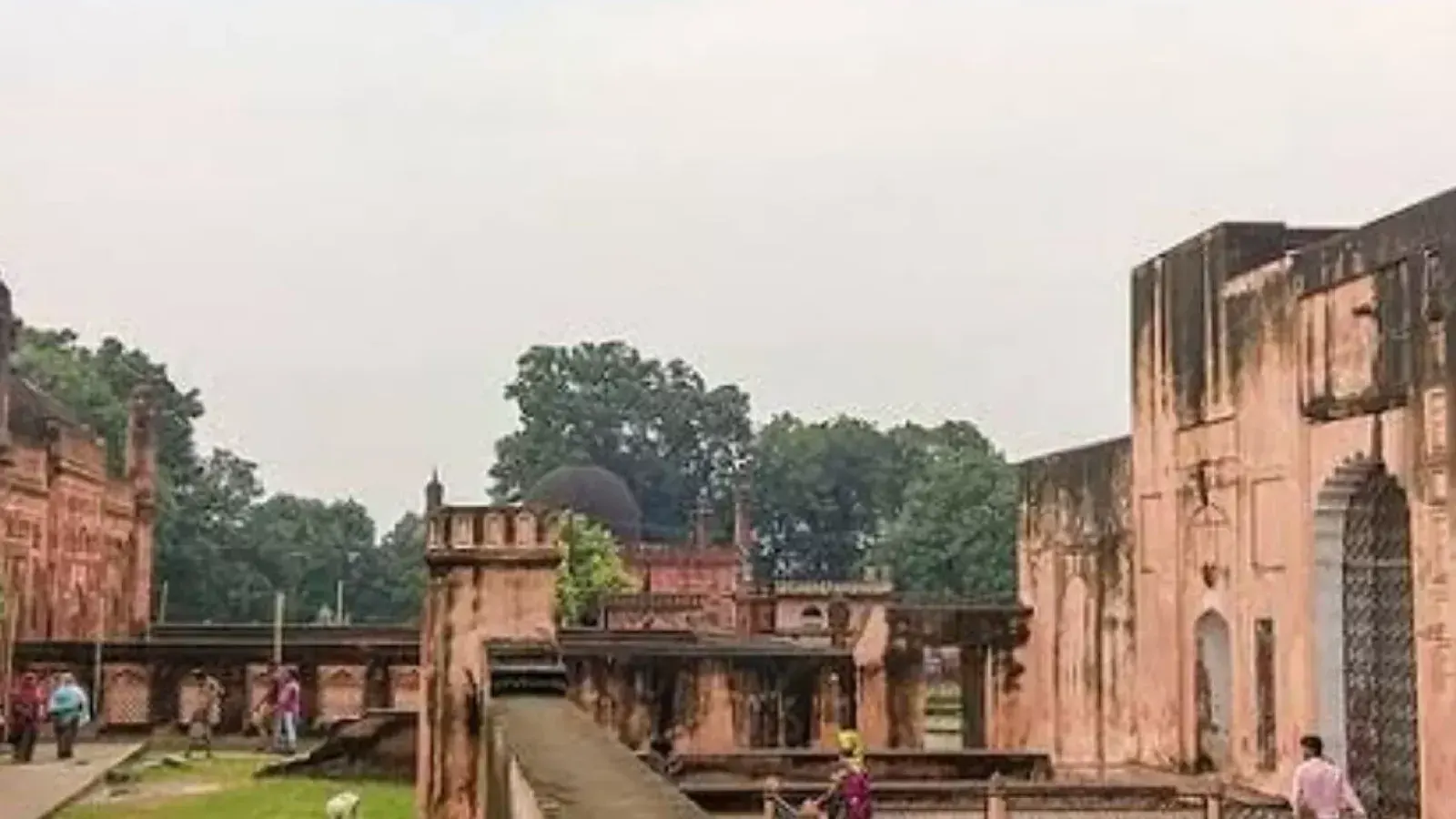 Tahkhana: Exploring the Historic Mughal-Era Palace in Chapainawabganj