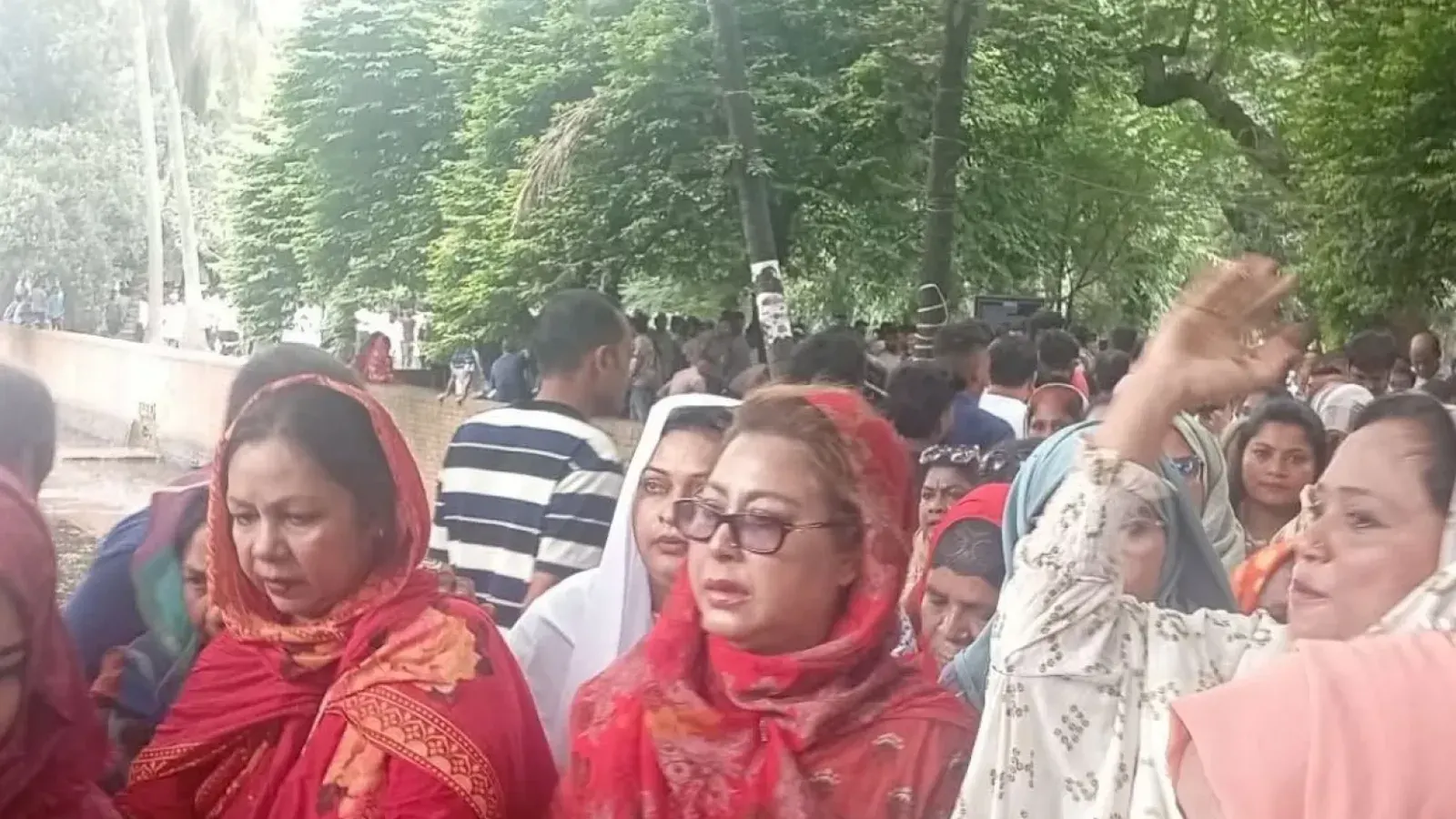 বিএনপির ৪৮তম প্রতিষ্ঠাবার্ষিকীতে জিয়ার সমাধিতে শ্রদ্ধা