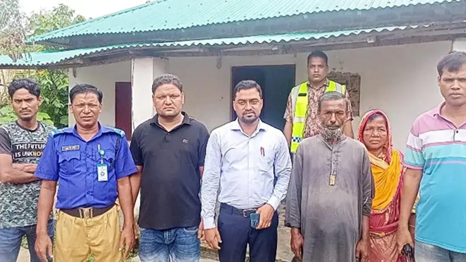 Chumadanga couple given shelter project home keys