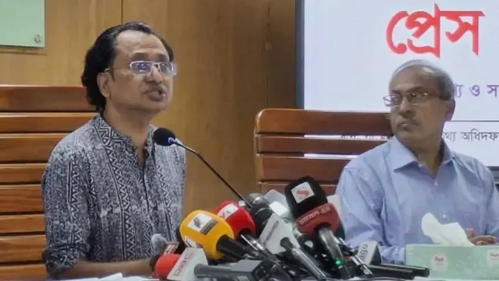 সচিবালয়ে সরকারের কার্যক্রম ও বিভিন্ন বিষয়ে প্রেস ব্রিফিং