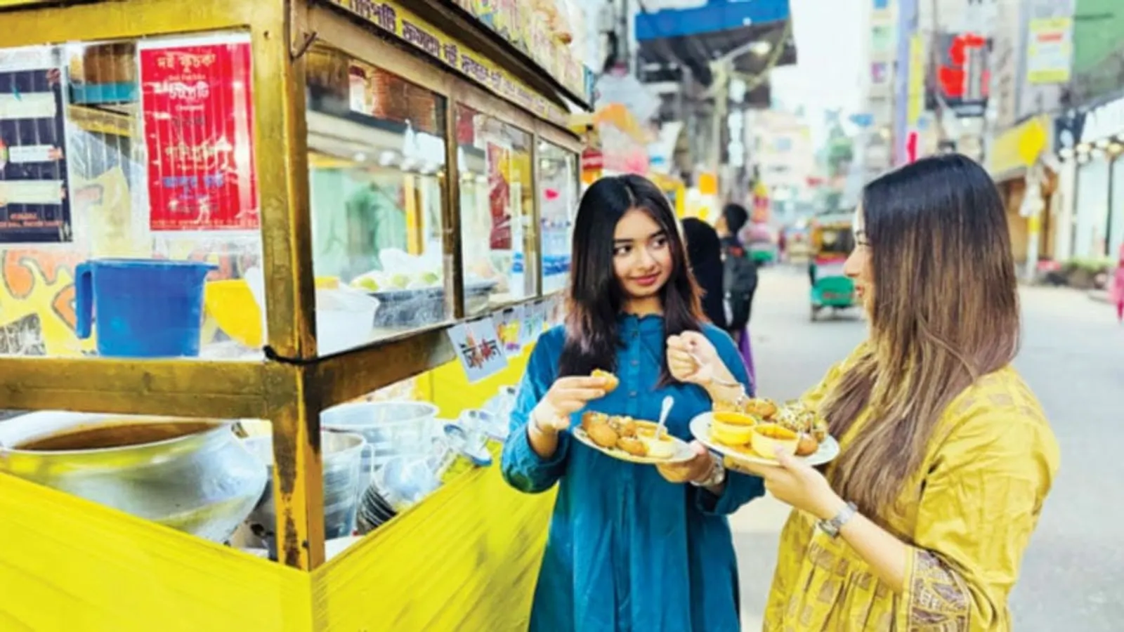 Dhaka Street Food Booms in Popularity Across Diverse City Locations