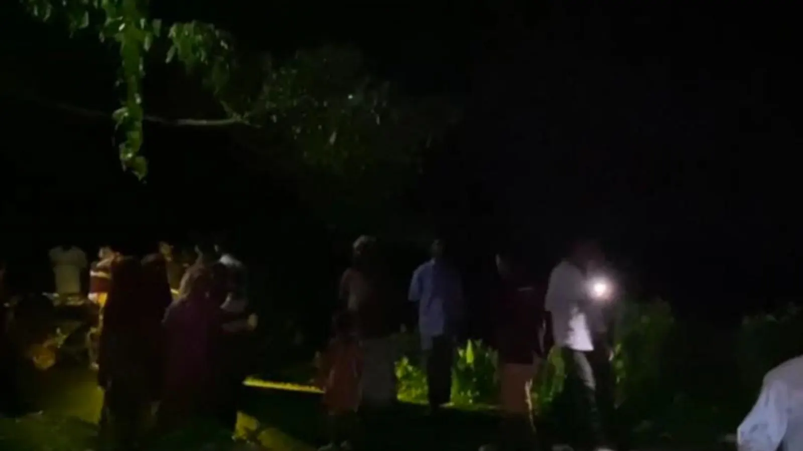 মাদারীপুর সদর উপজেলায় মসজিদের ইমামের ঘরে বিস্ফোরণ