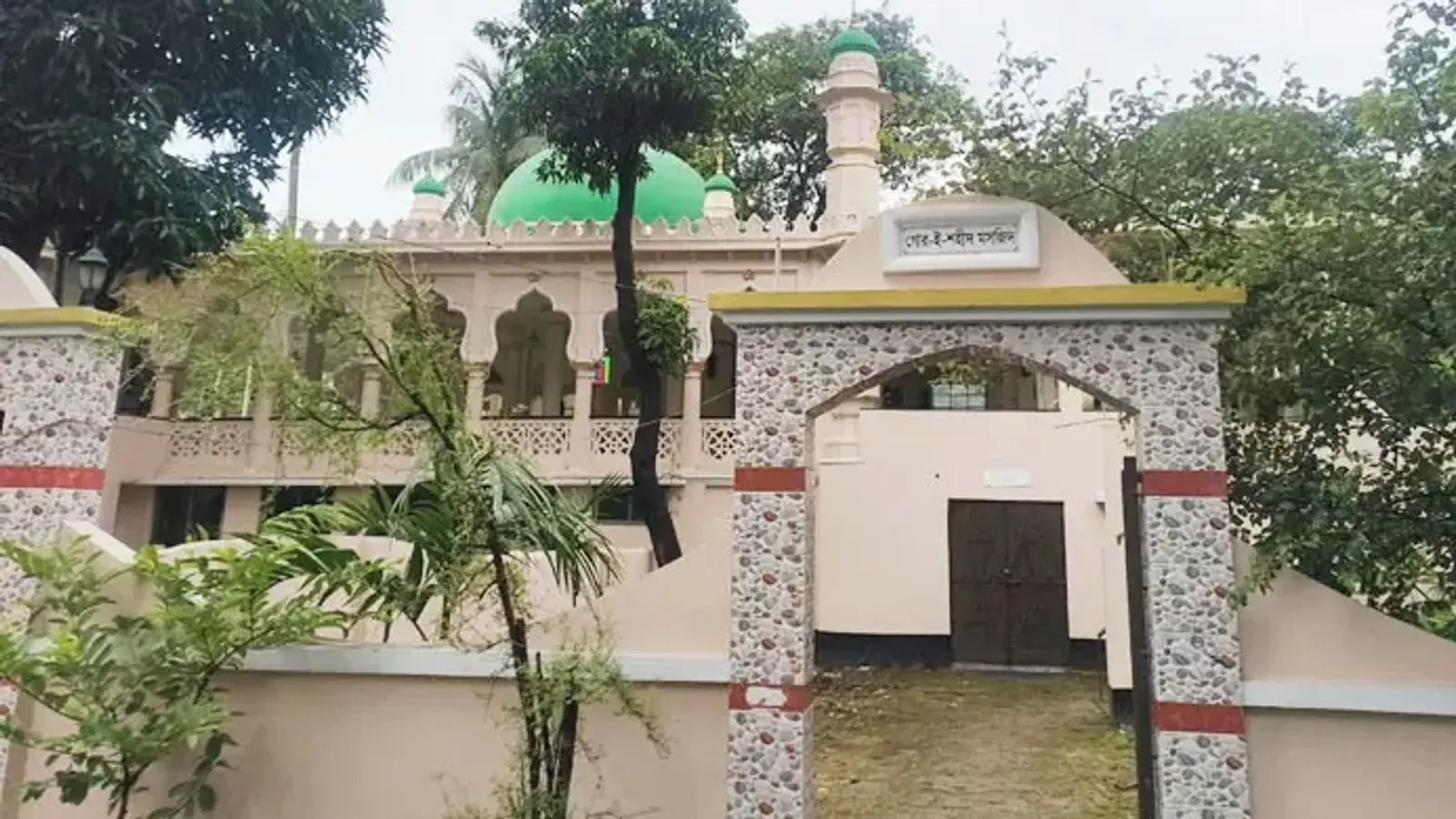 সিপাহি বিদ্রোহের স্মৃতিচিহ্ন আজিমপুরের গোর-এ শহীদ মাজারের ইতিহাস