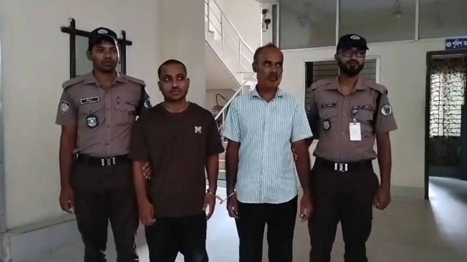 নারায়ণগঞ্জে চীনা ব্যবসায়ীর গাড়ি থেকে কোটি টাকা চুরির অভিযোগে গ্রেফতার ৩
