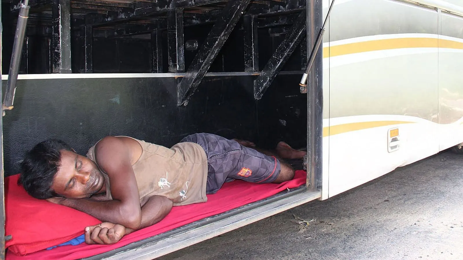 Bangladesh Transport Sector Faces Urgent Calls for Reform and Safety