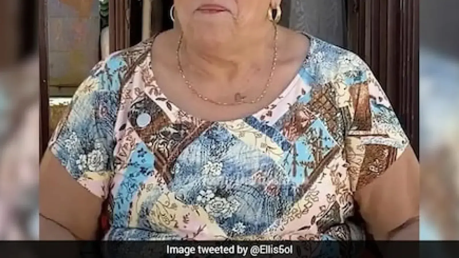 Colombian Woman Buys Two Houses Selling Neighborhood Gossip