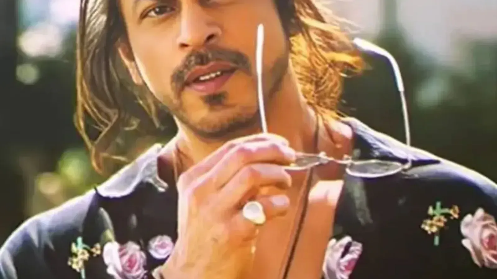Director Sanjay Gupta Recalls Shah Rukh Khan Defying 1990s Underworld